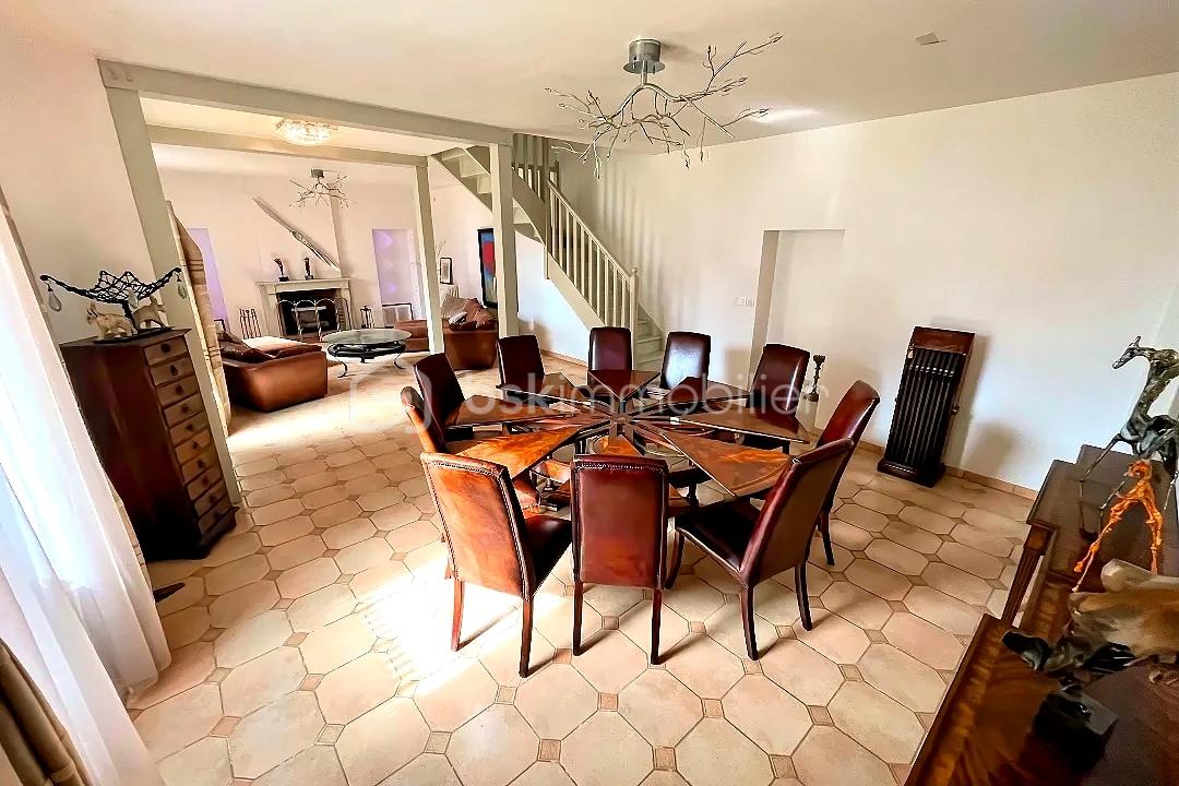 Demeure de 273 m² - hoqi-8acaf06dbde549848c0279924dd62221.jpg