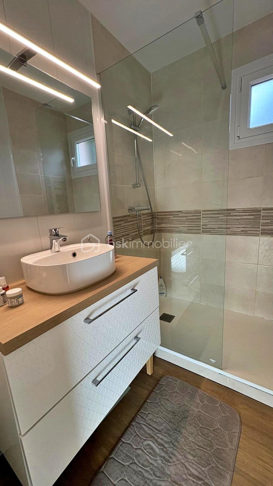 Appartement de 76 m² - 7 sdb1.jpeg