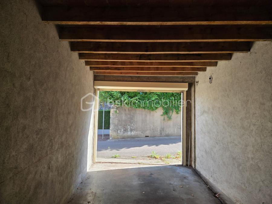 Parking de 76 m² - interieur garage.jpg
