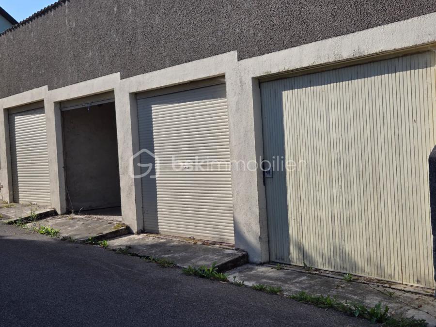 Parking de 76 m² - Garage 1.jpg