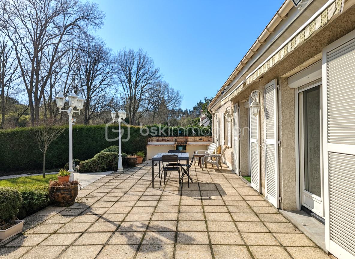 Maison traditionnelle de 150 m² - terrasse.jpg