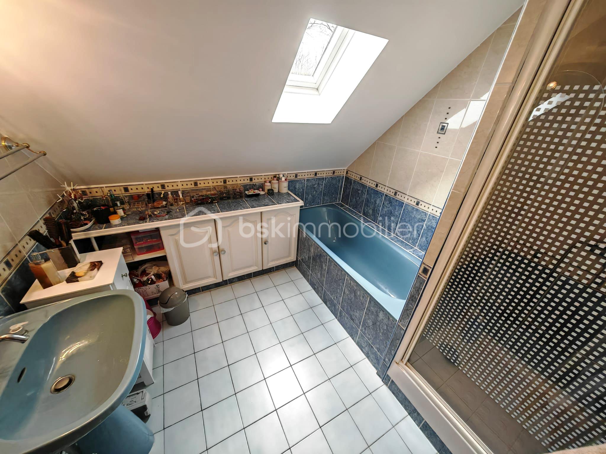 Maison traditionnelle de 150 m² - SDB-1er.jpg