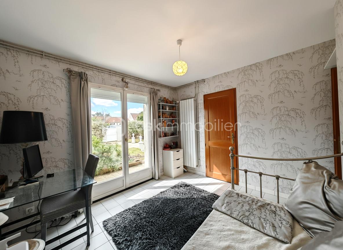 Maison traditionnelle de 150 m² - ch-rdc1.jpg