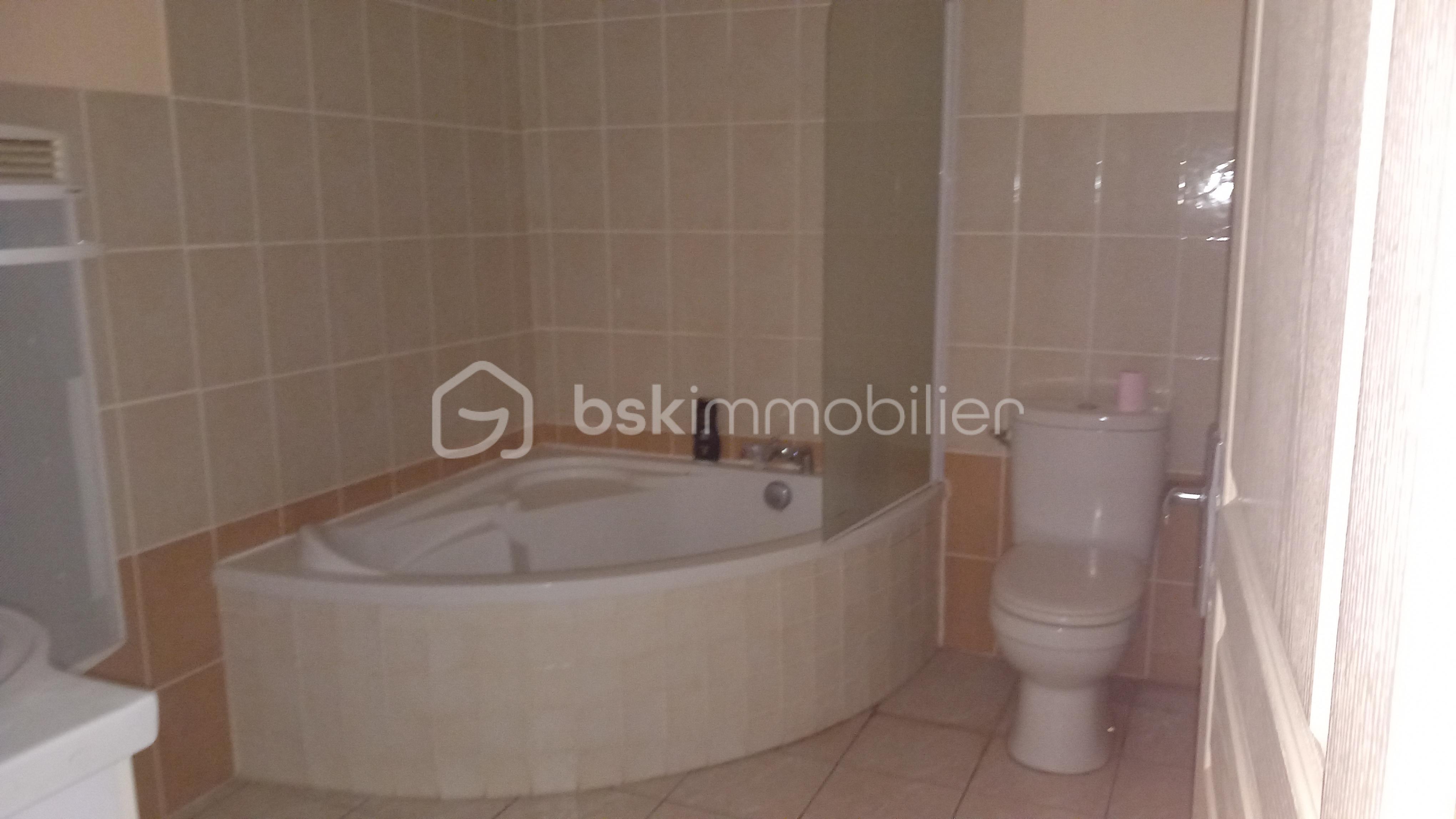 Maison de 85 m² - Maison Semons 2 Photo Sdb.jpg