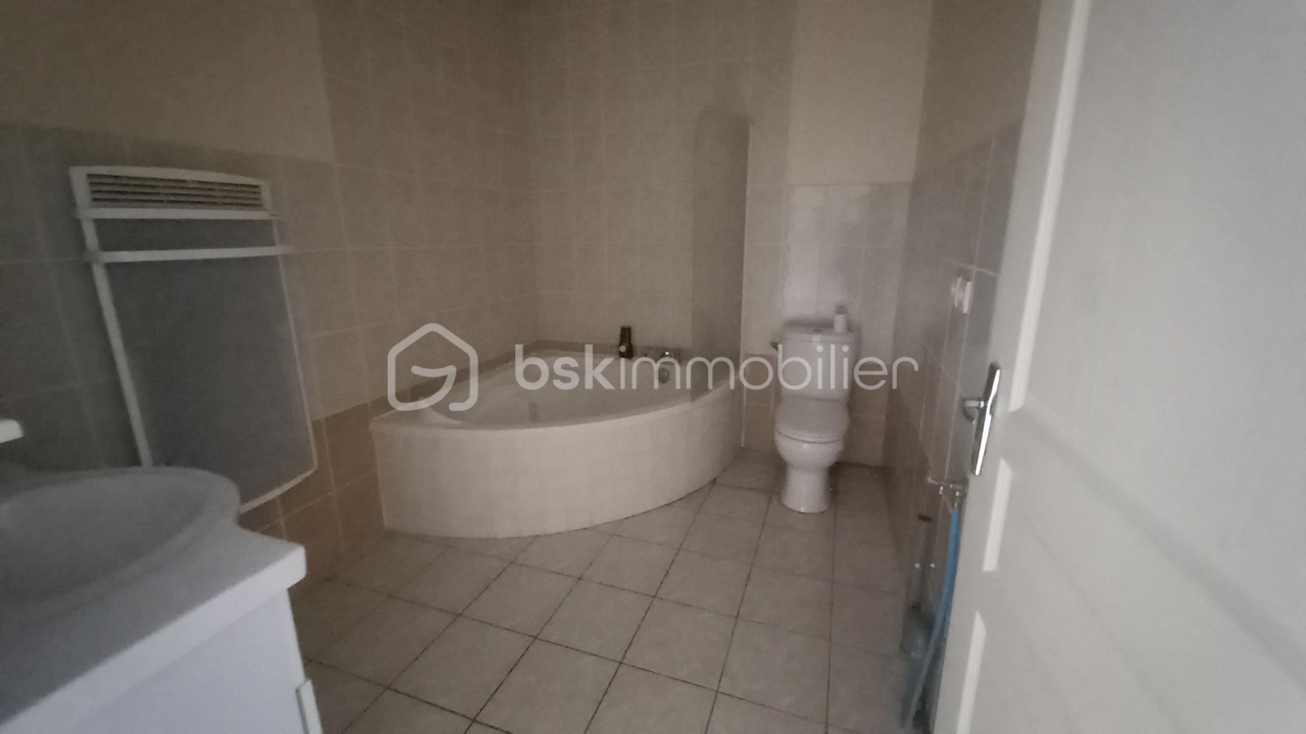 Maison de 85 m² - Maison Semons 2 Photo Sdb 2.jpg