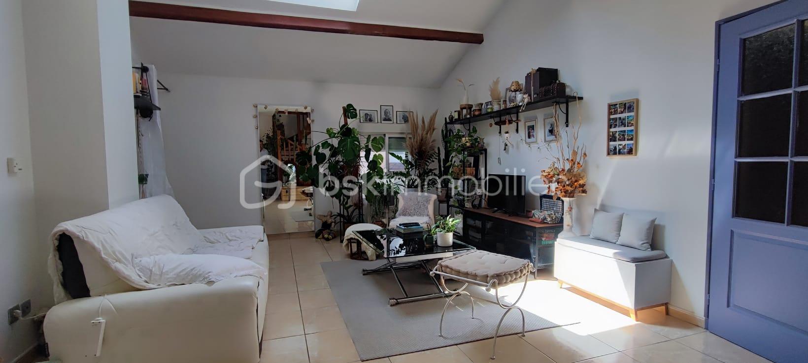 Maison de 350 m² - WhatsApp Image 2025-11-07 at 13.58.197.jpeg