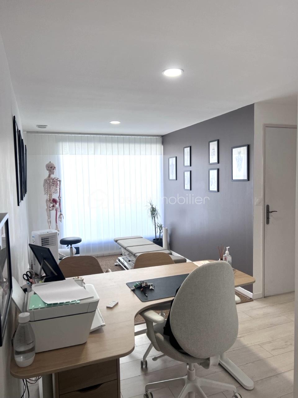 Local commercial de 28,02 m² - Piece principale.jpeg