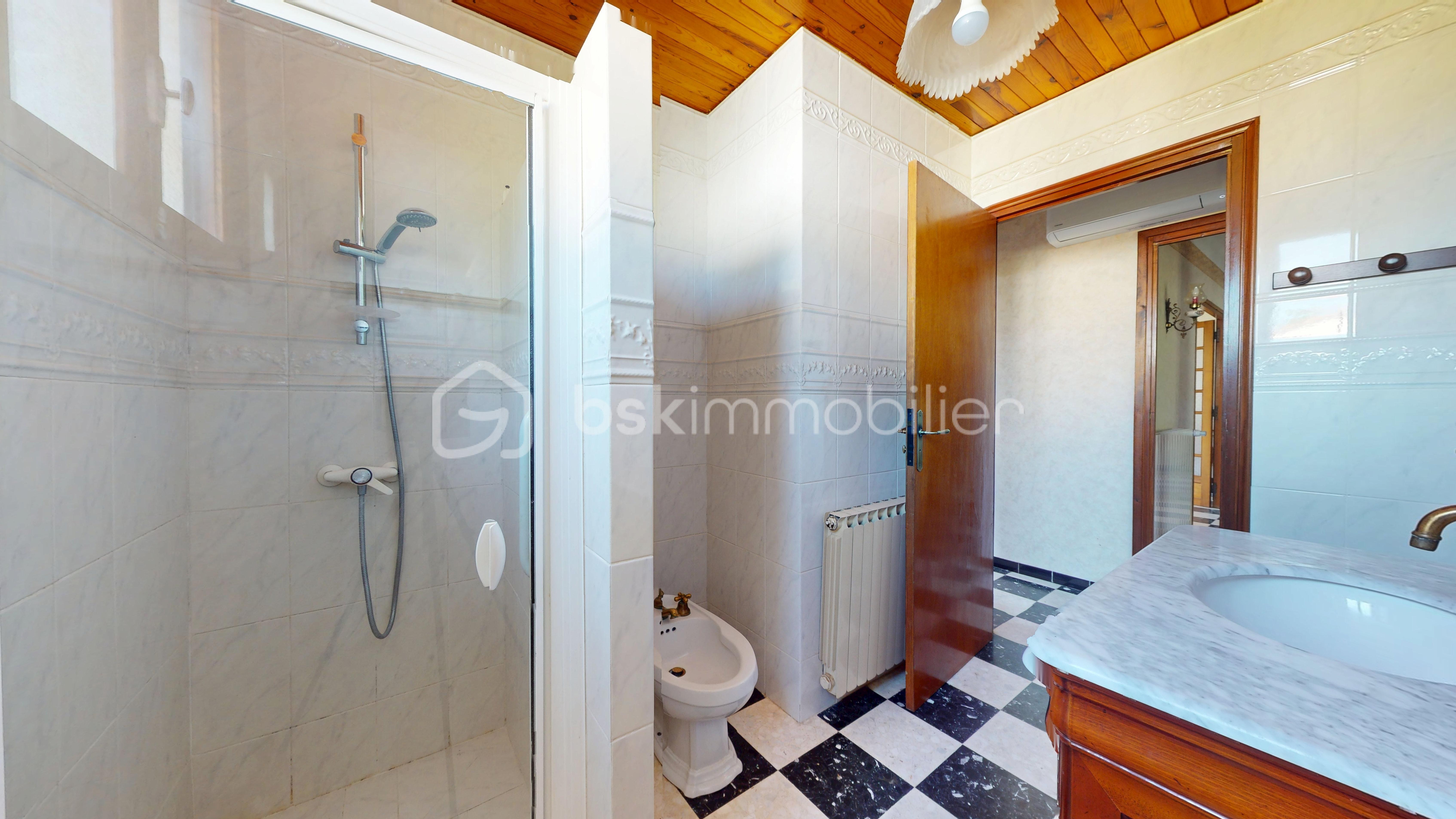 Maison-divisee-en-deux-logements-ou-logement-activite-pro-05082026_162427.jpg