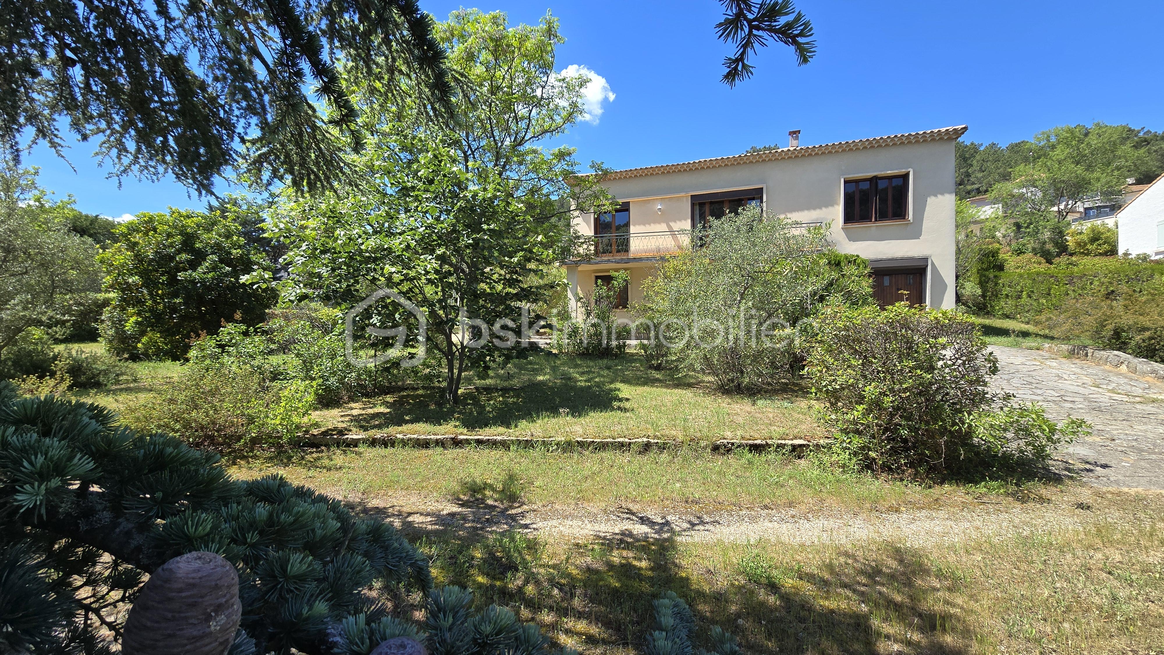 Maison 7 pièces 188 m² · à Bagnols-sur-Cèze · 188 m² · 255 000 €