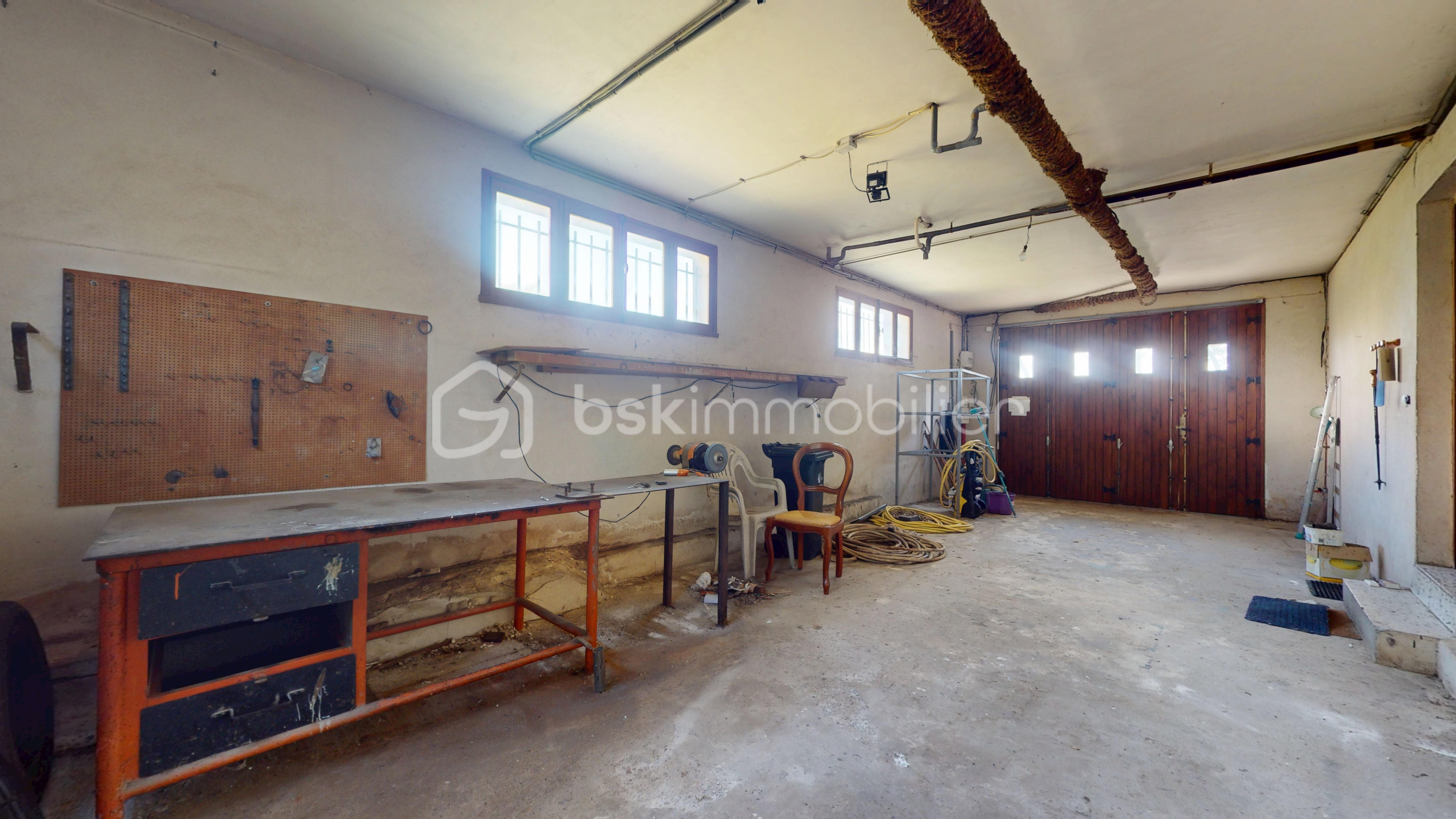 Maison-divisee-en-deux-logements-ou-logement-activite-pro-05082026_164706.jpg
