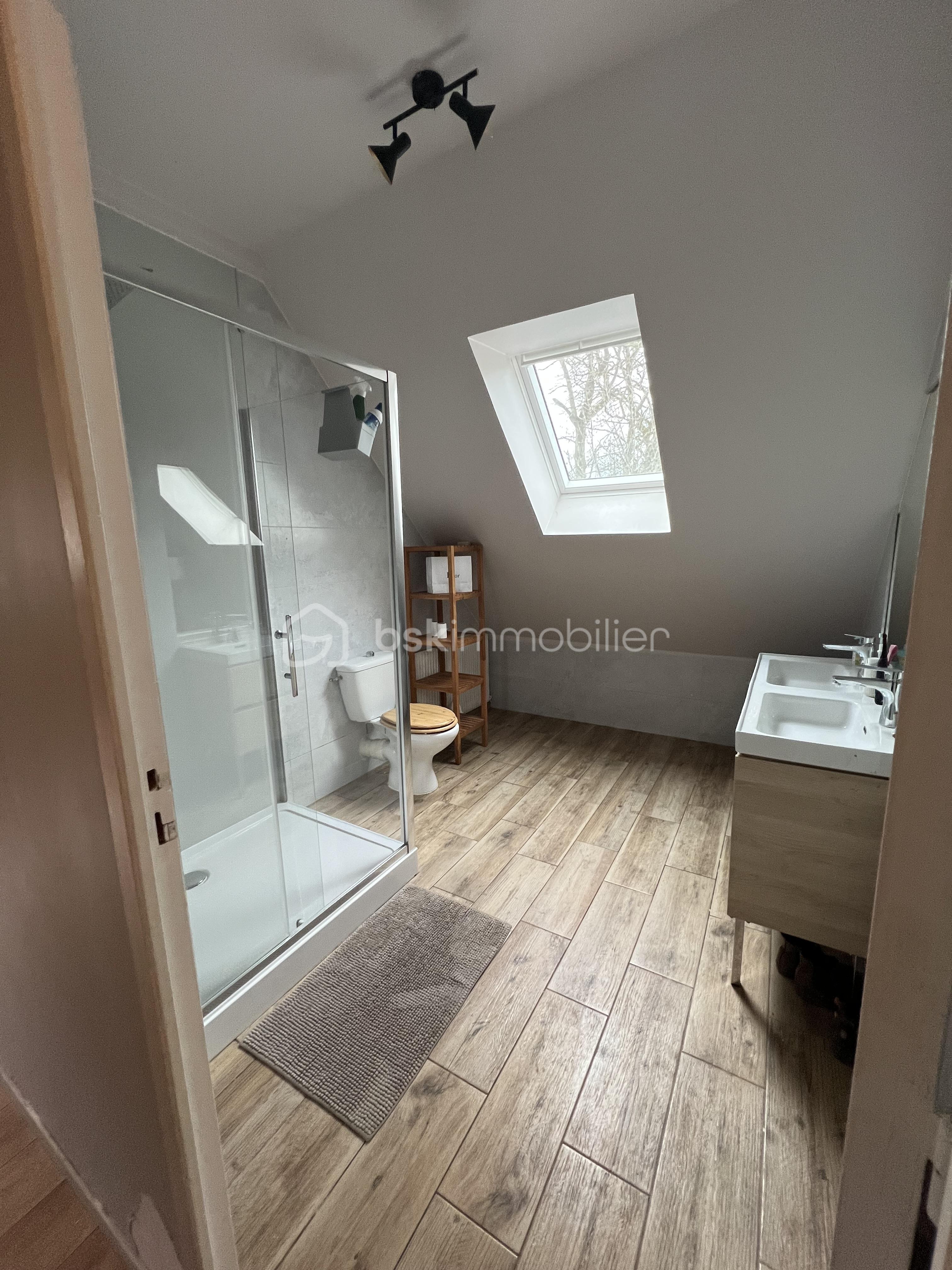 Maison traditionnelle de 150 m² - salle d eau.jpg