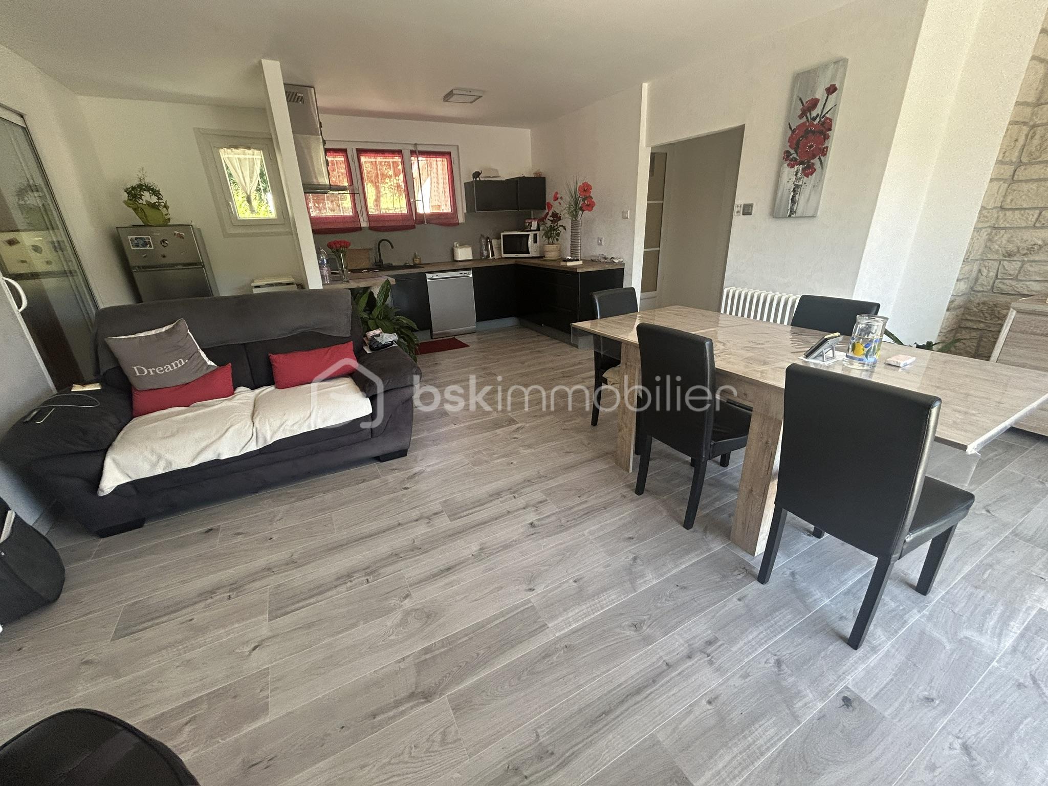 Maison de 100 m² - 94CF36BC-21F9-4899-999E-AC751EB2ECFF_1_102_o.jpeg