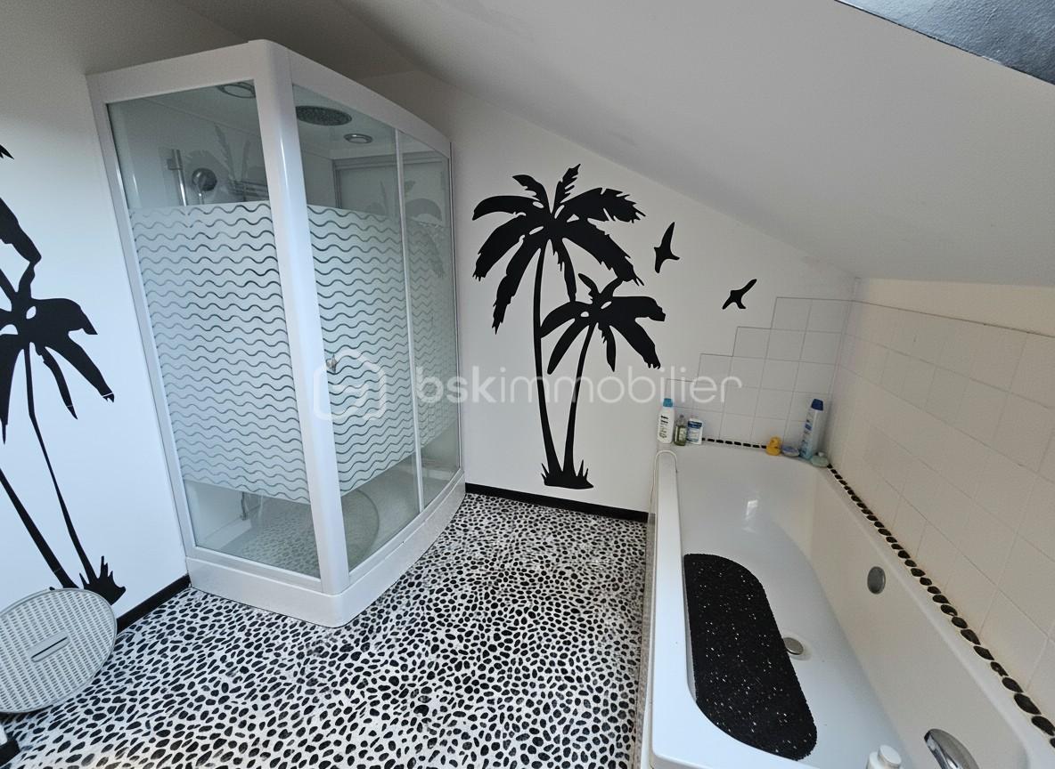 Corps de ferme de 185 m² - generated_SdB.jpg