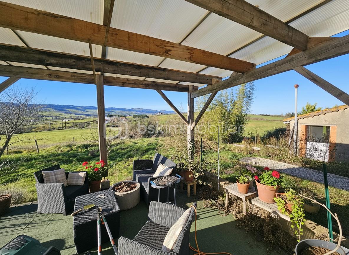 Corps de ferme de 185 m² - generated_terrasse.jpg