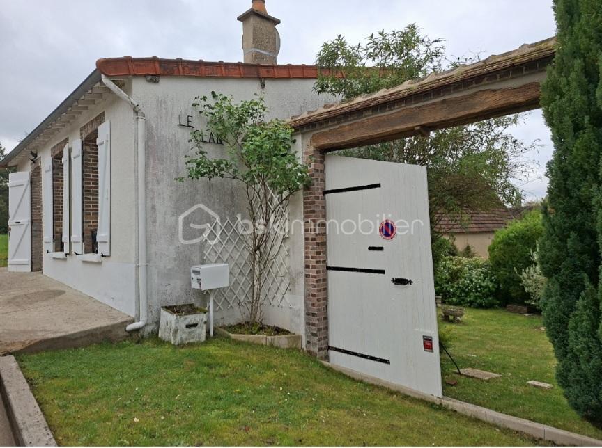Photo portail et maison coté rue.jpg