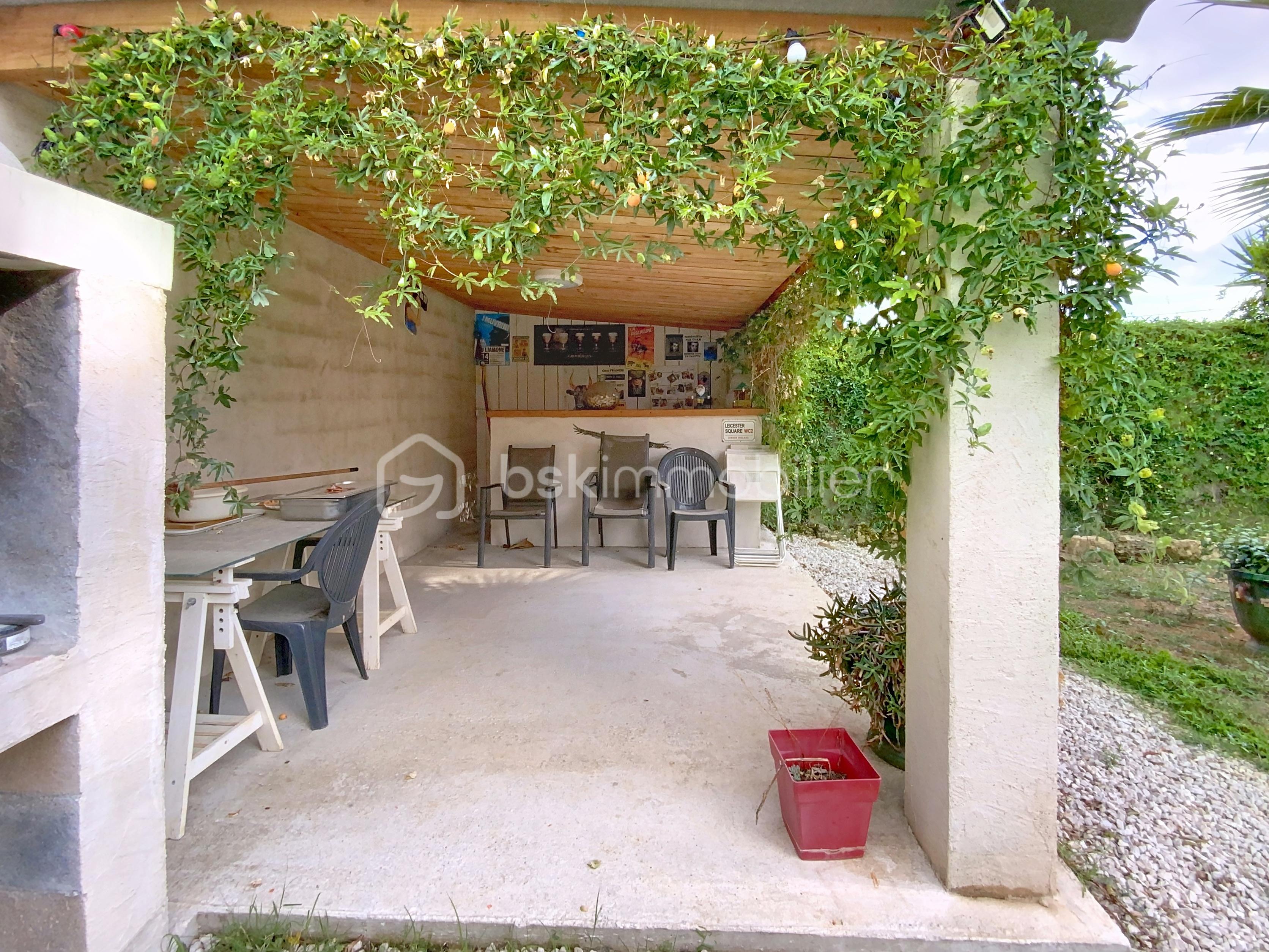 Maison de 105 m² - cuisine d ete.jpg