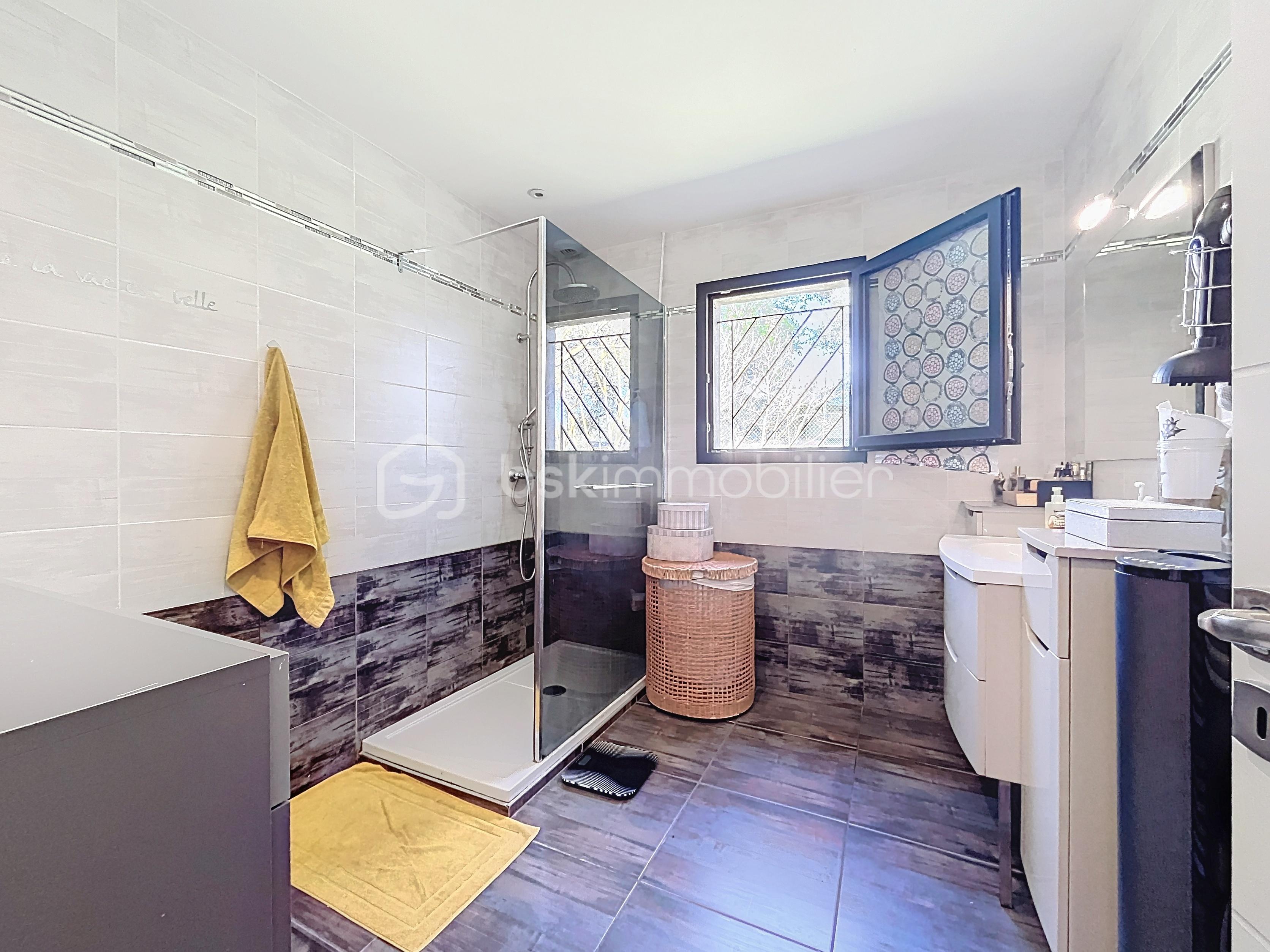 Maison contemporaine de 137 m² - SDB.jpeg
