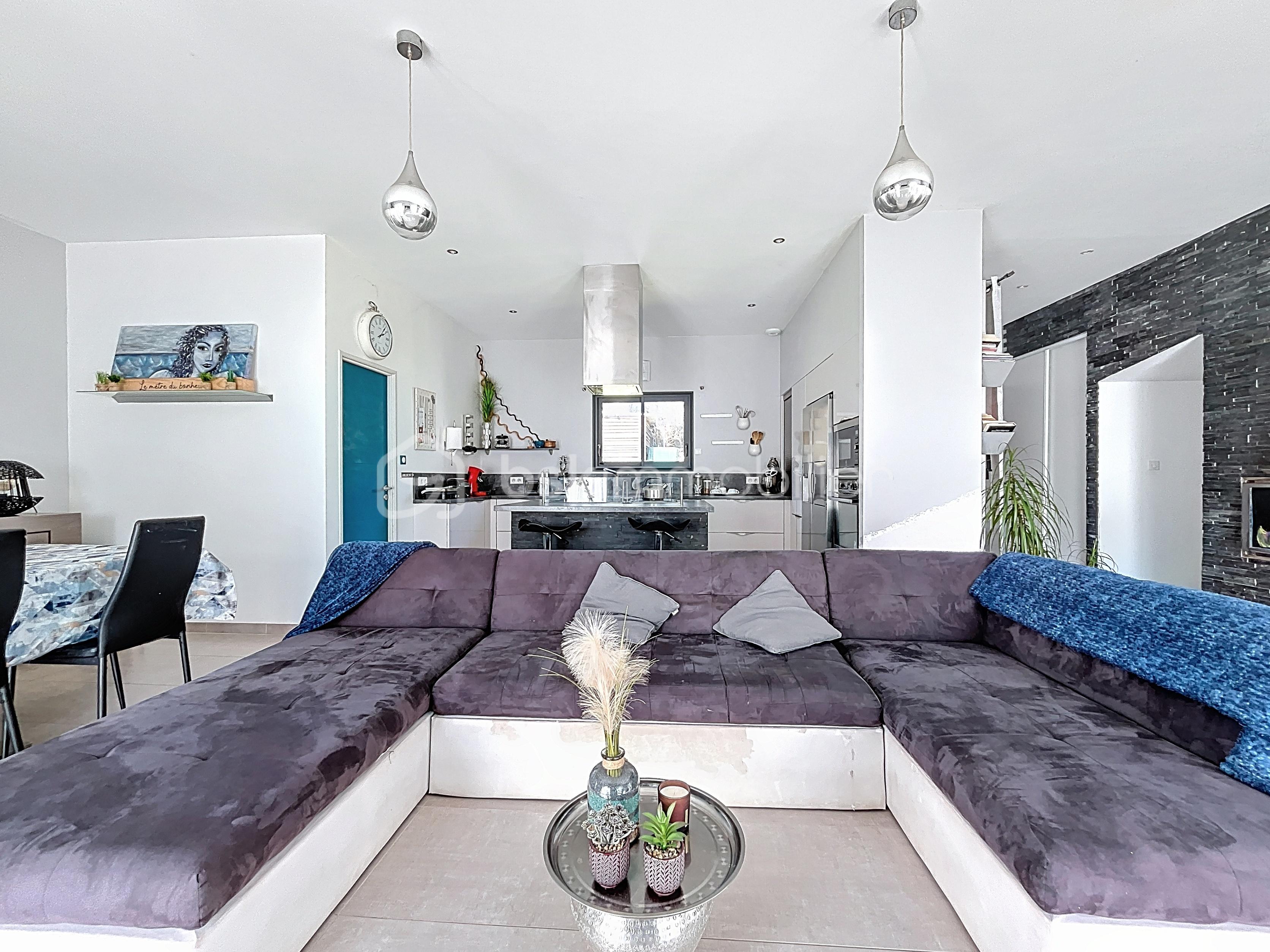 Maison contemporaine de 137 m² - SALON.jpg