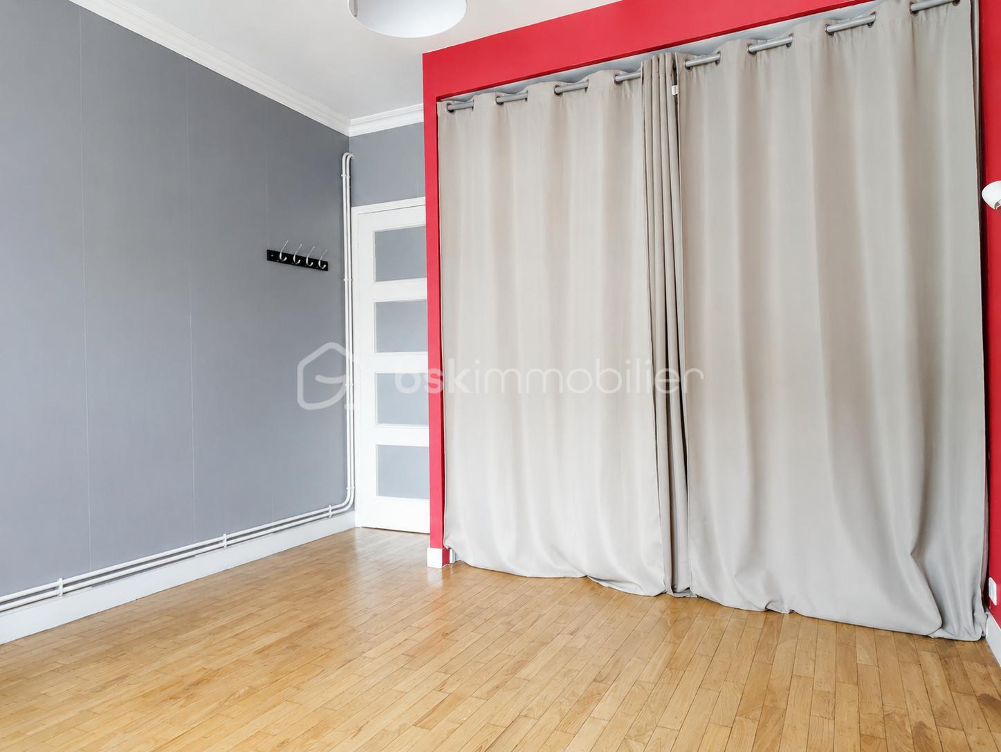 photo chambre parentale côté porte.png