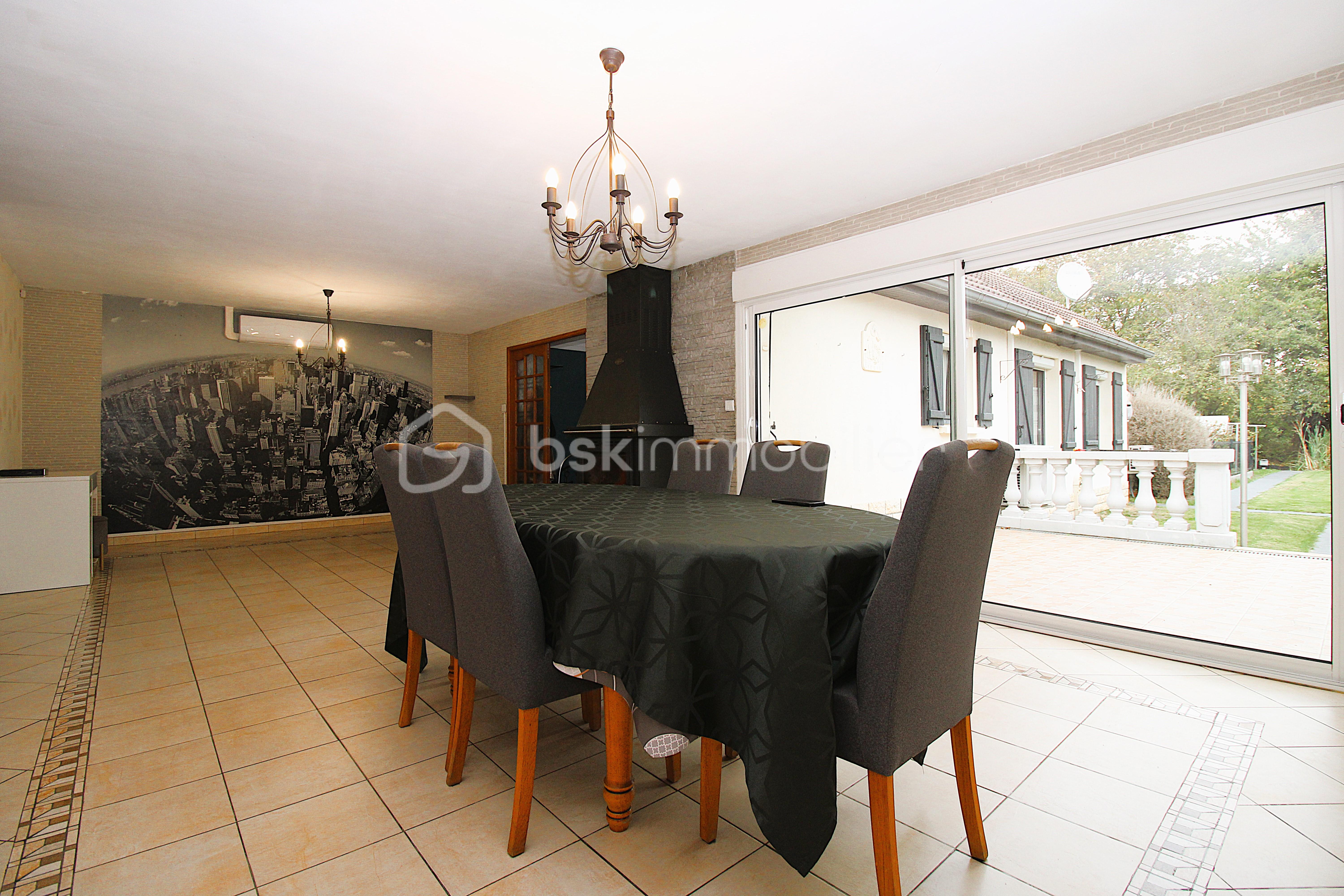 Maison de 133 m² - SALLE A MANGER.JPG