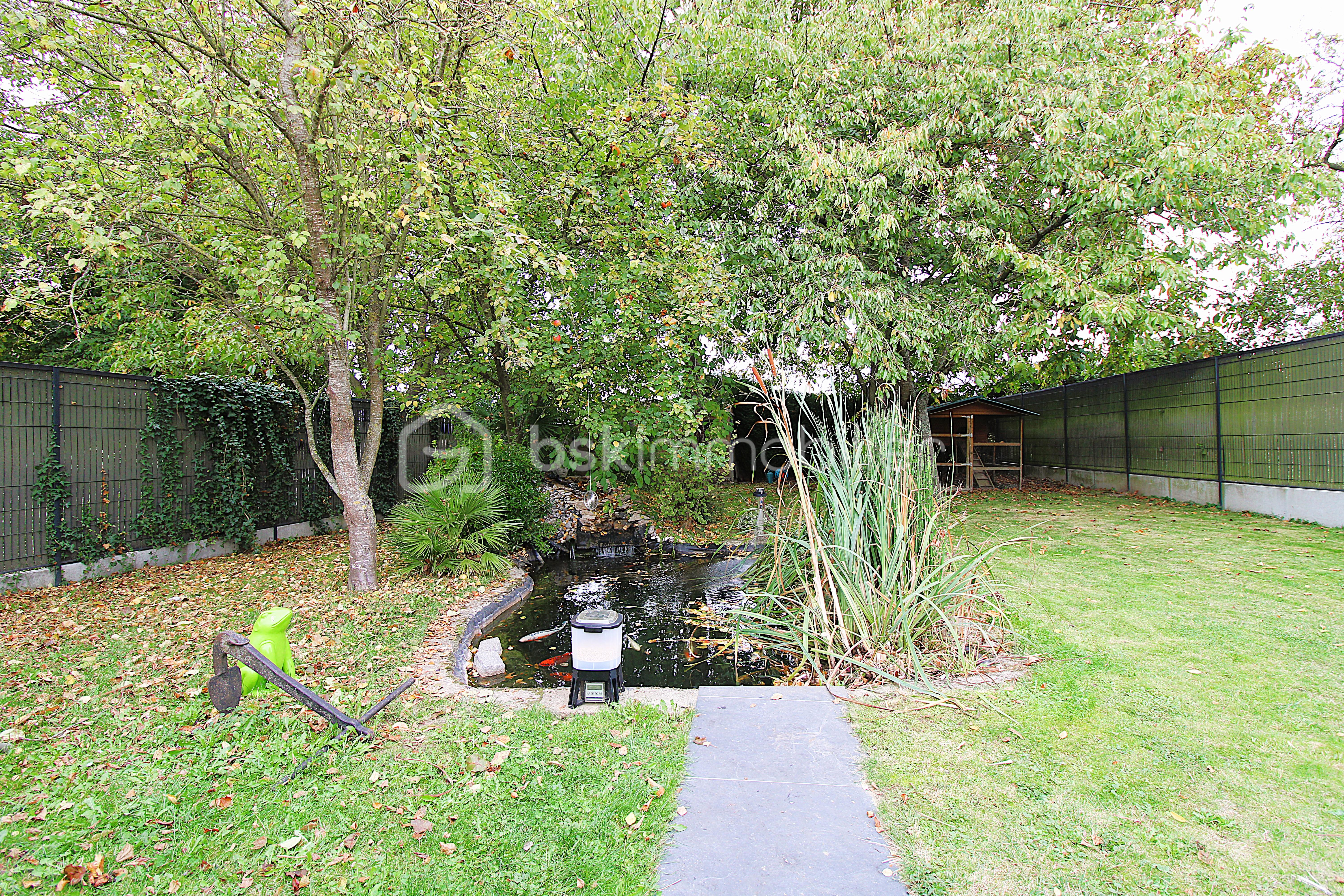 Maison de 133 m² - JARDIN AVEC BASSIN.JPG