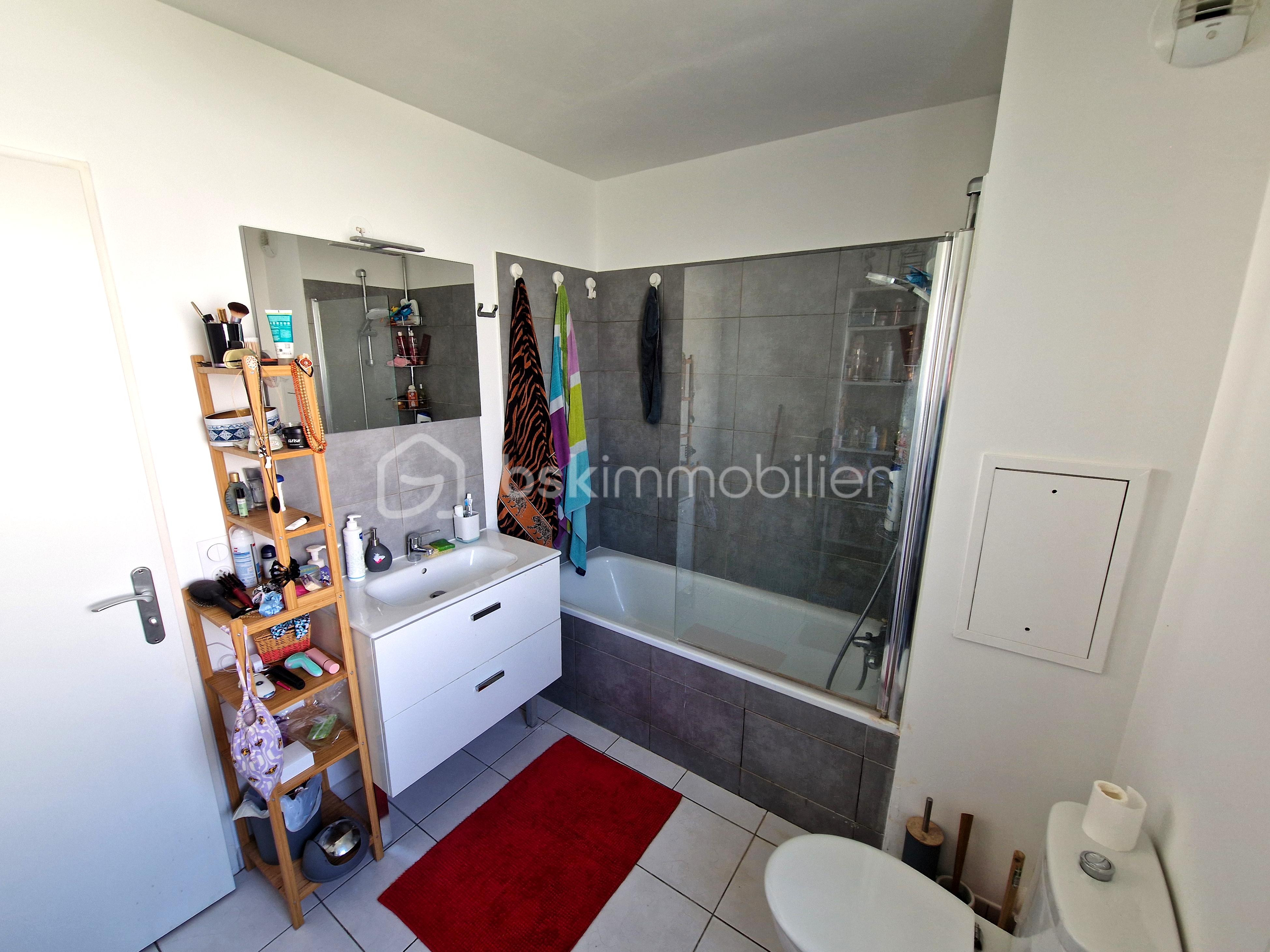 Duplex de 74,99 m² - F101_SalleDeBain.png