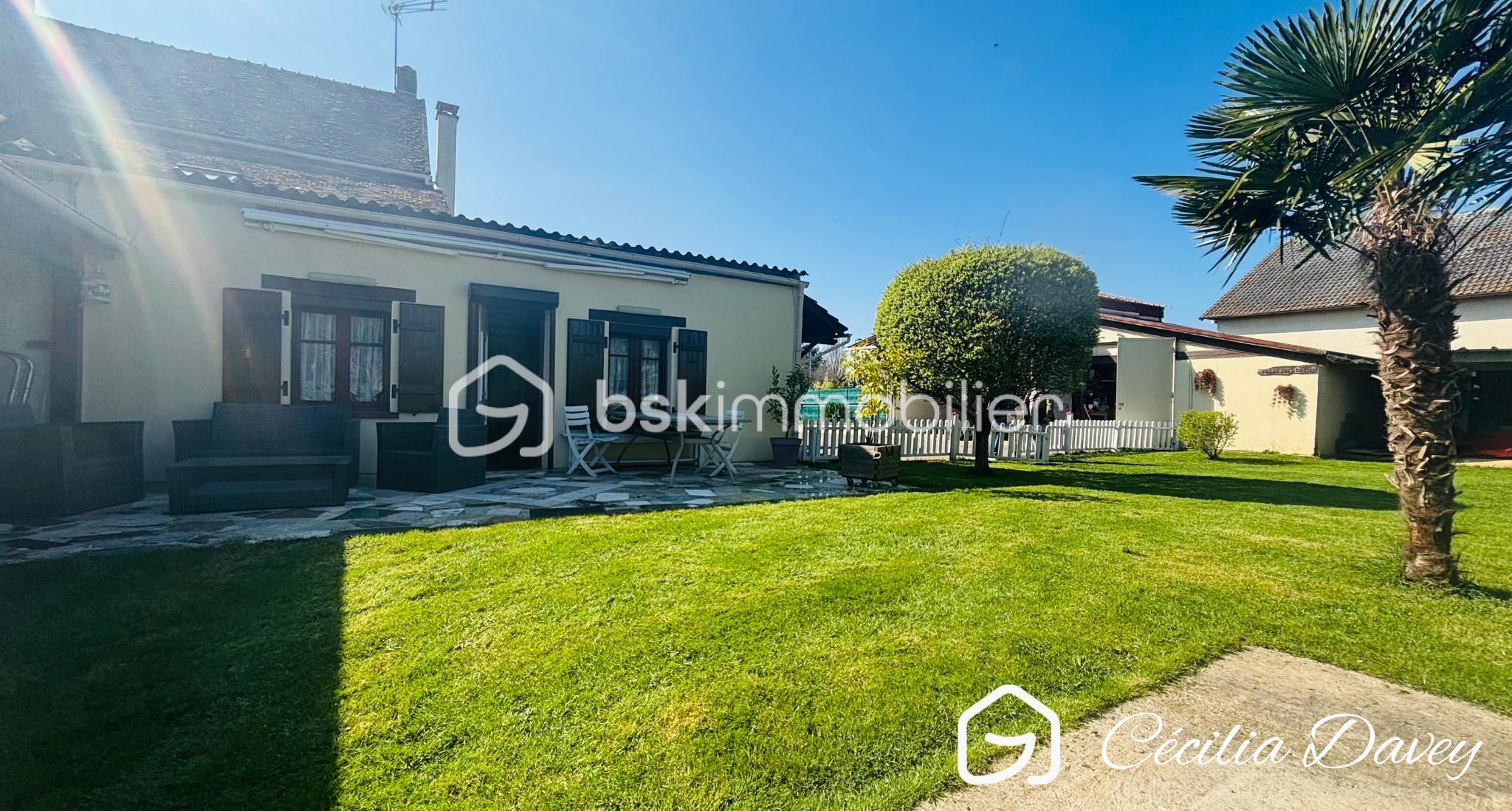 Maison de village de 160 m² - QESxHbPyaRIWTQlnhDYYT82r0PyWH0klX2YkeNv4-branded.jpg