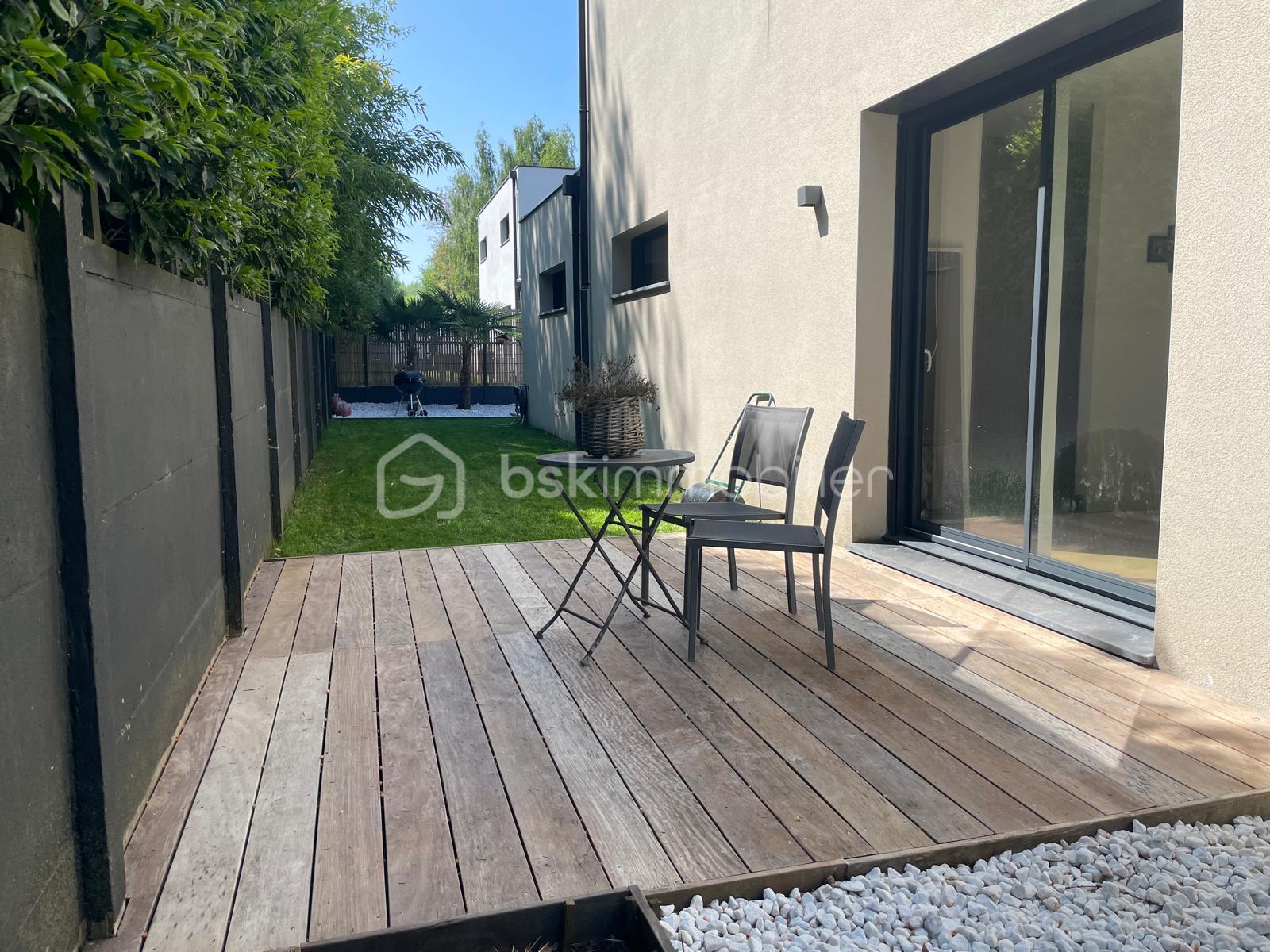 Maison de 119 m² - Terrasse arrière 2.jpg