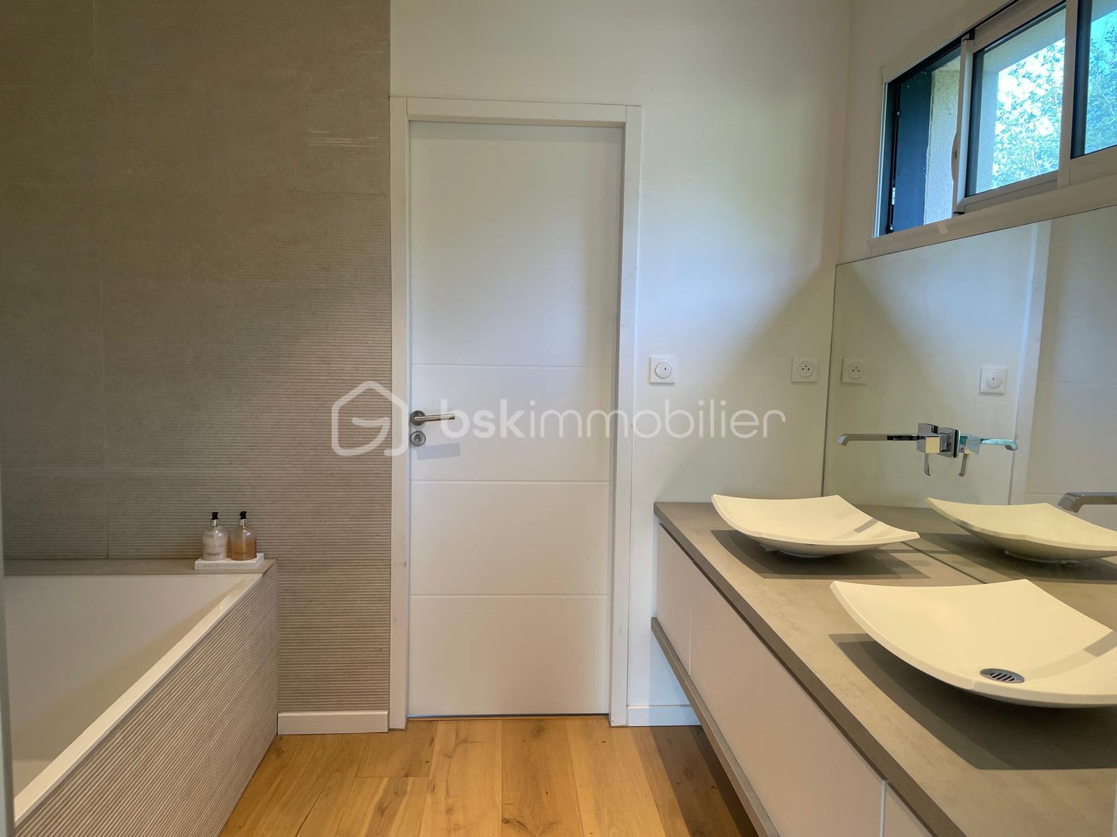 Maison de 119 m² - SDB Etage.jpg
