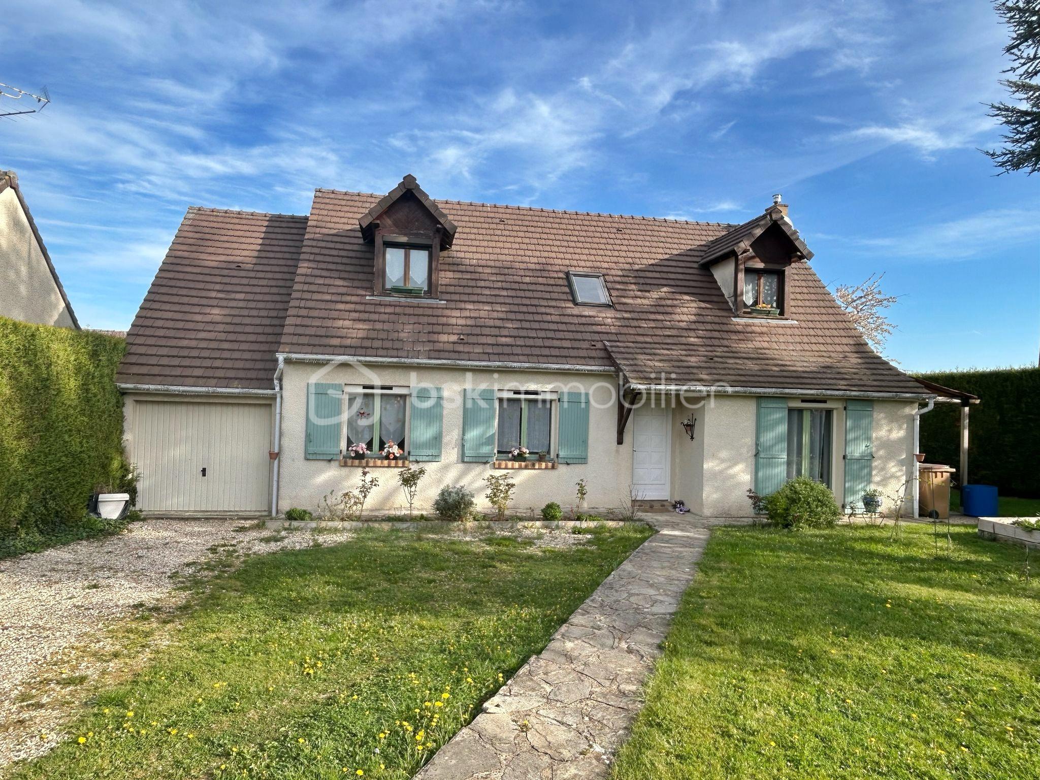 Maison traditionnelle de 122 m² - IMG-20250412-WA0008.jpg