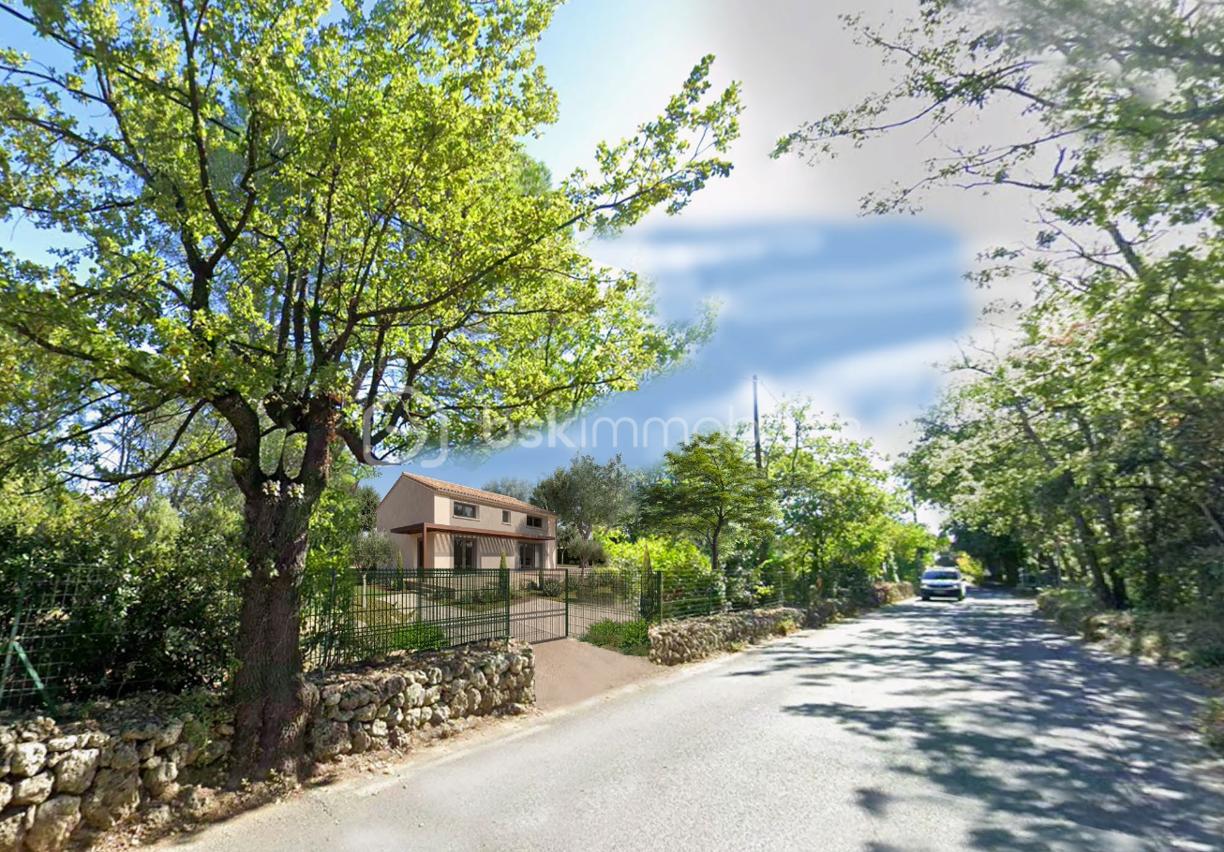 Maison vue route.png