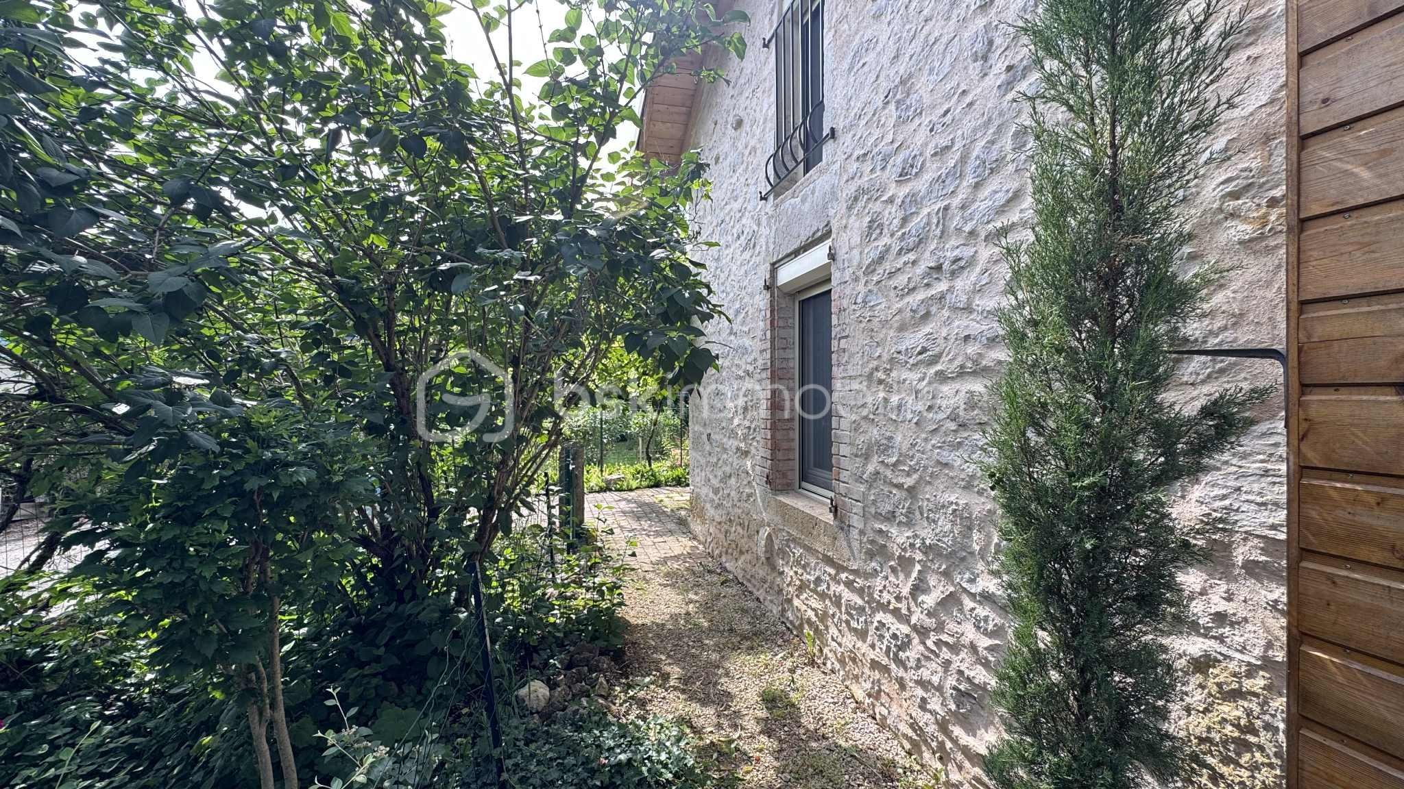 Maison en pierre de 155 m² - a9463aee-5aee-4f0c-a389-31115560791c.jpeg