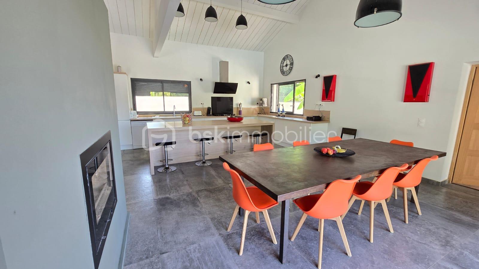 SALLE A MANGER ET CUISINE.jpg