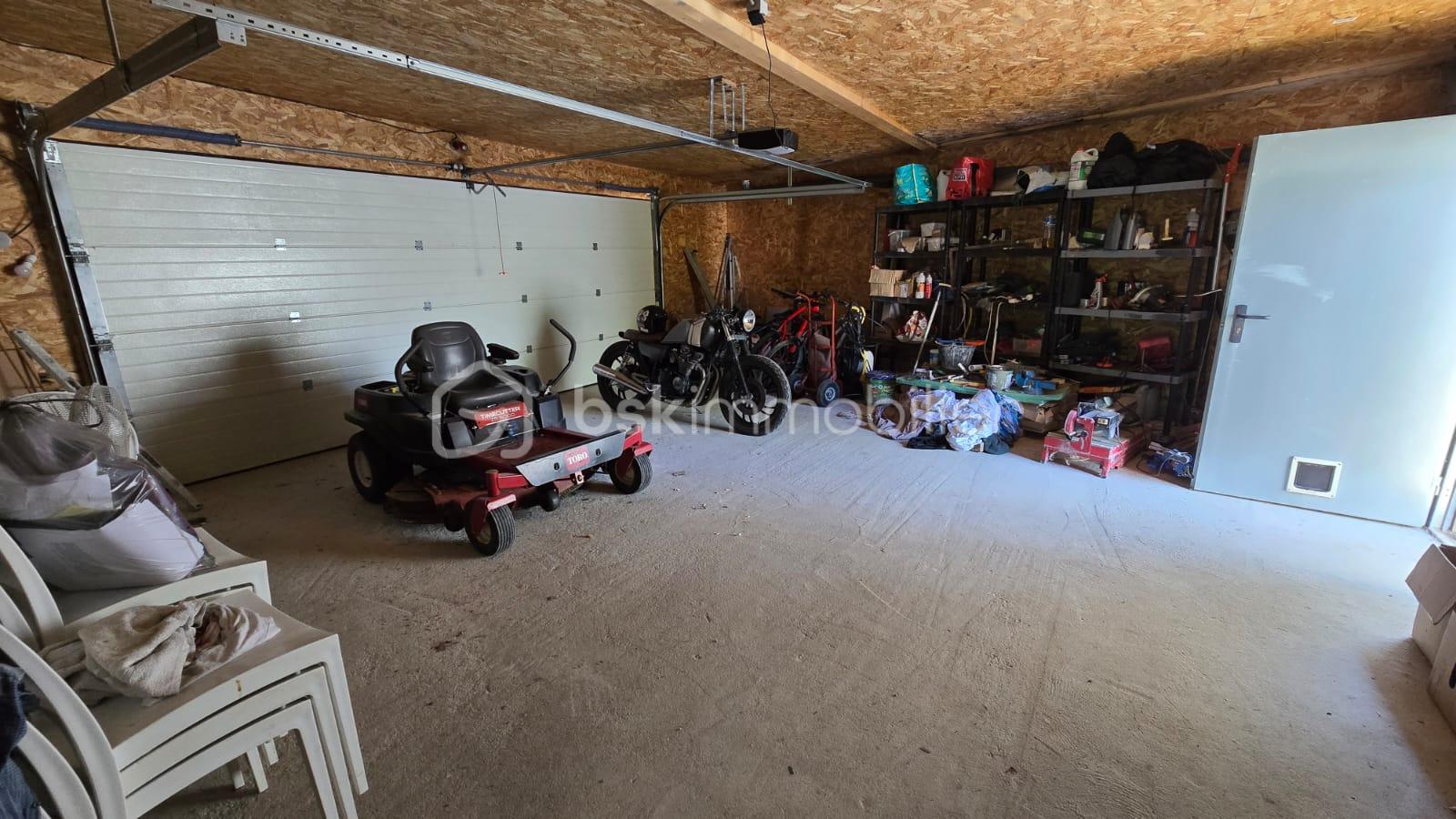GARAGE.jpg