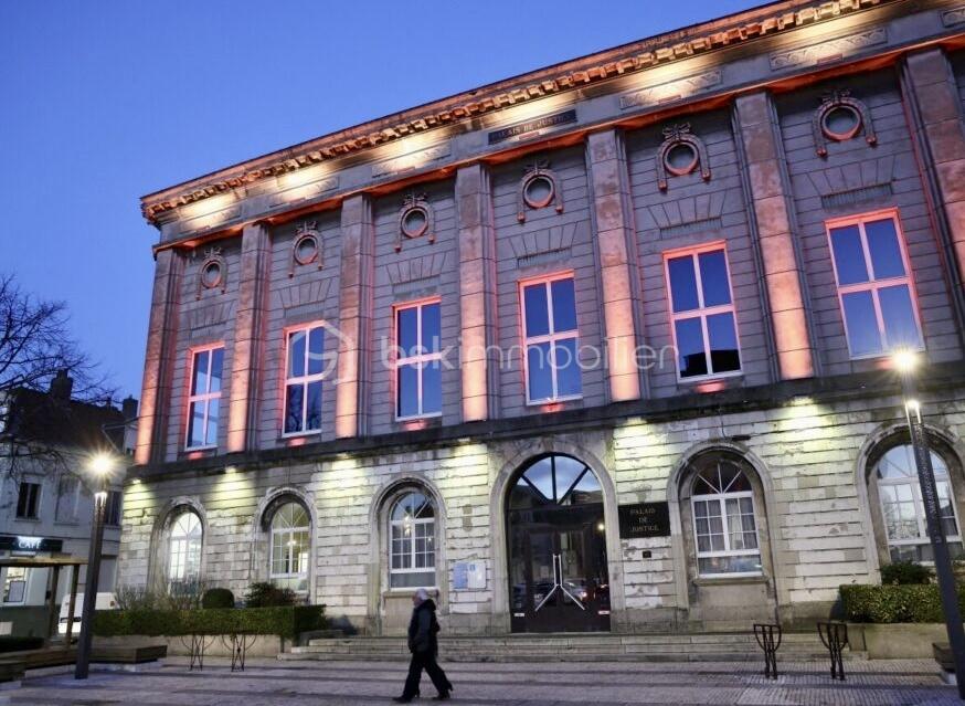 delarque tribunal la nuit.jpg