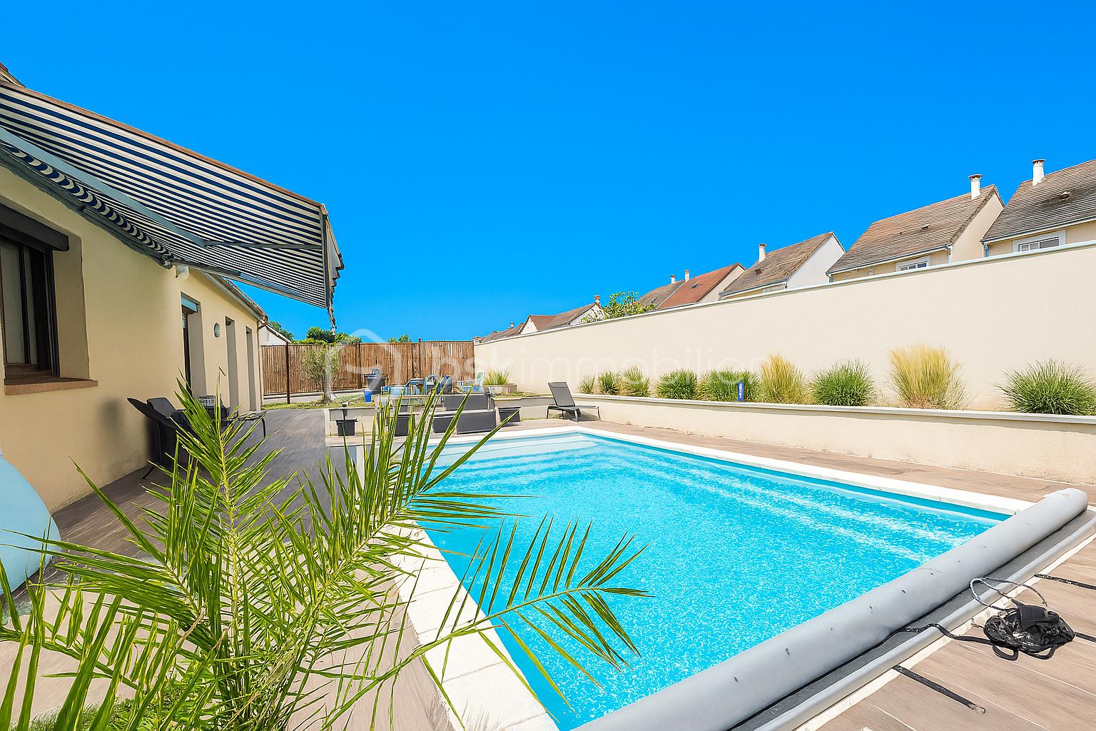 Maison de 227 m² - 6736B656-2EFC-413C-BB69-19626437B865.png