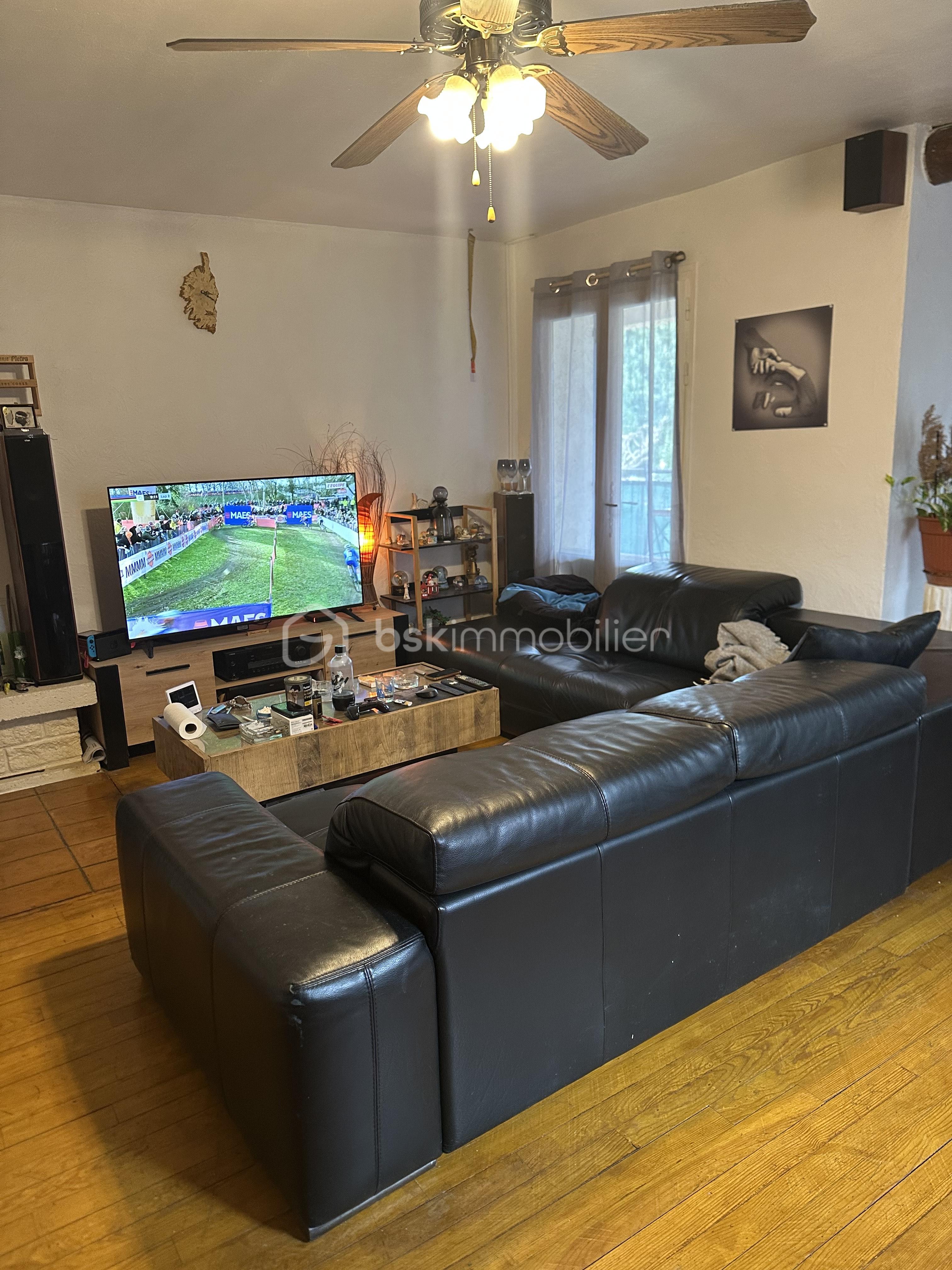 Villa de 160 m² - salon en haut.jpeg