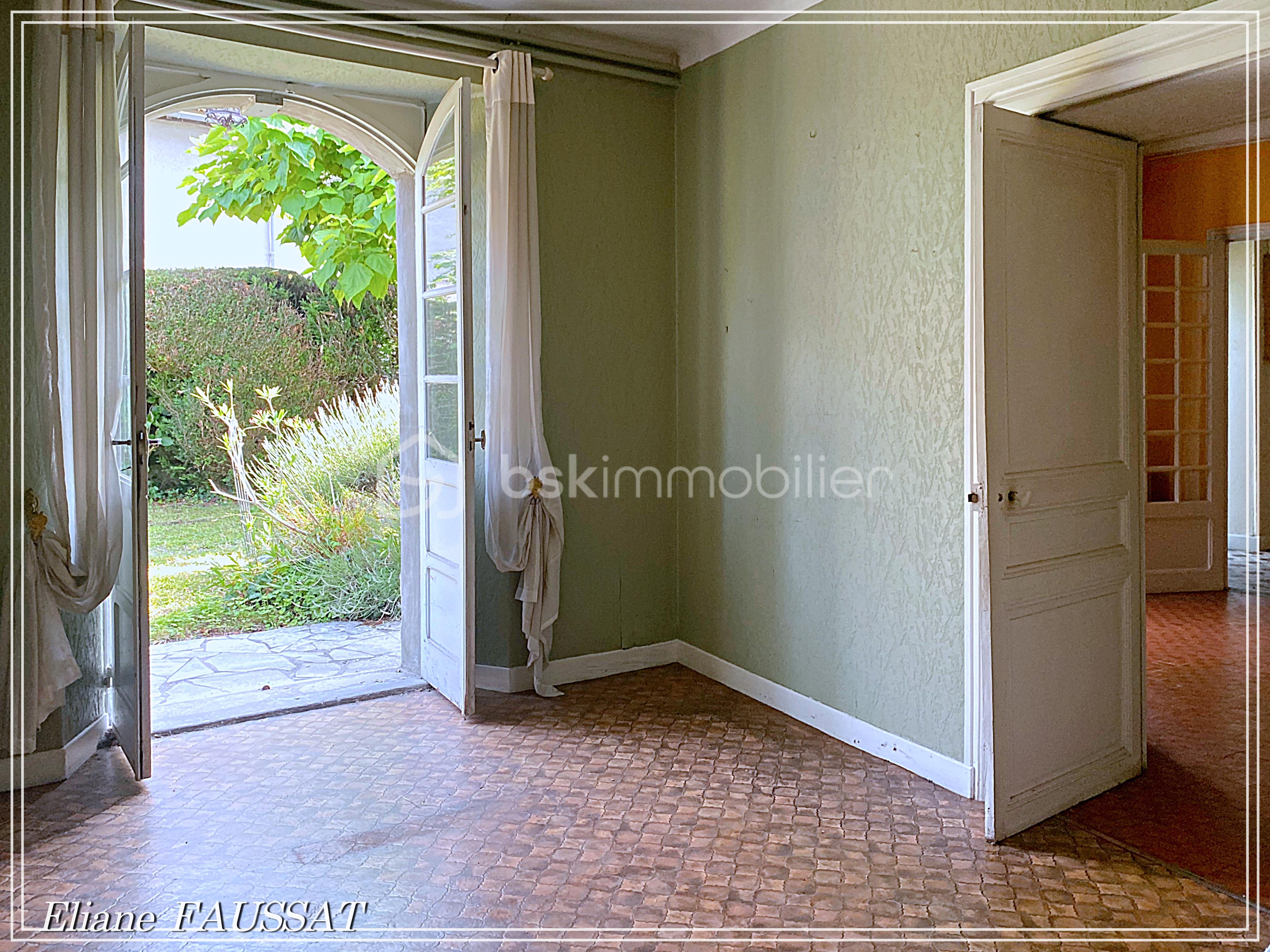 Maison en pierre de 153 m² - CHAMBRE RDC.jpg