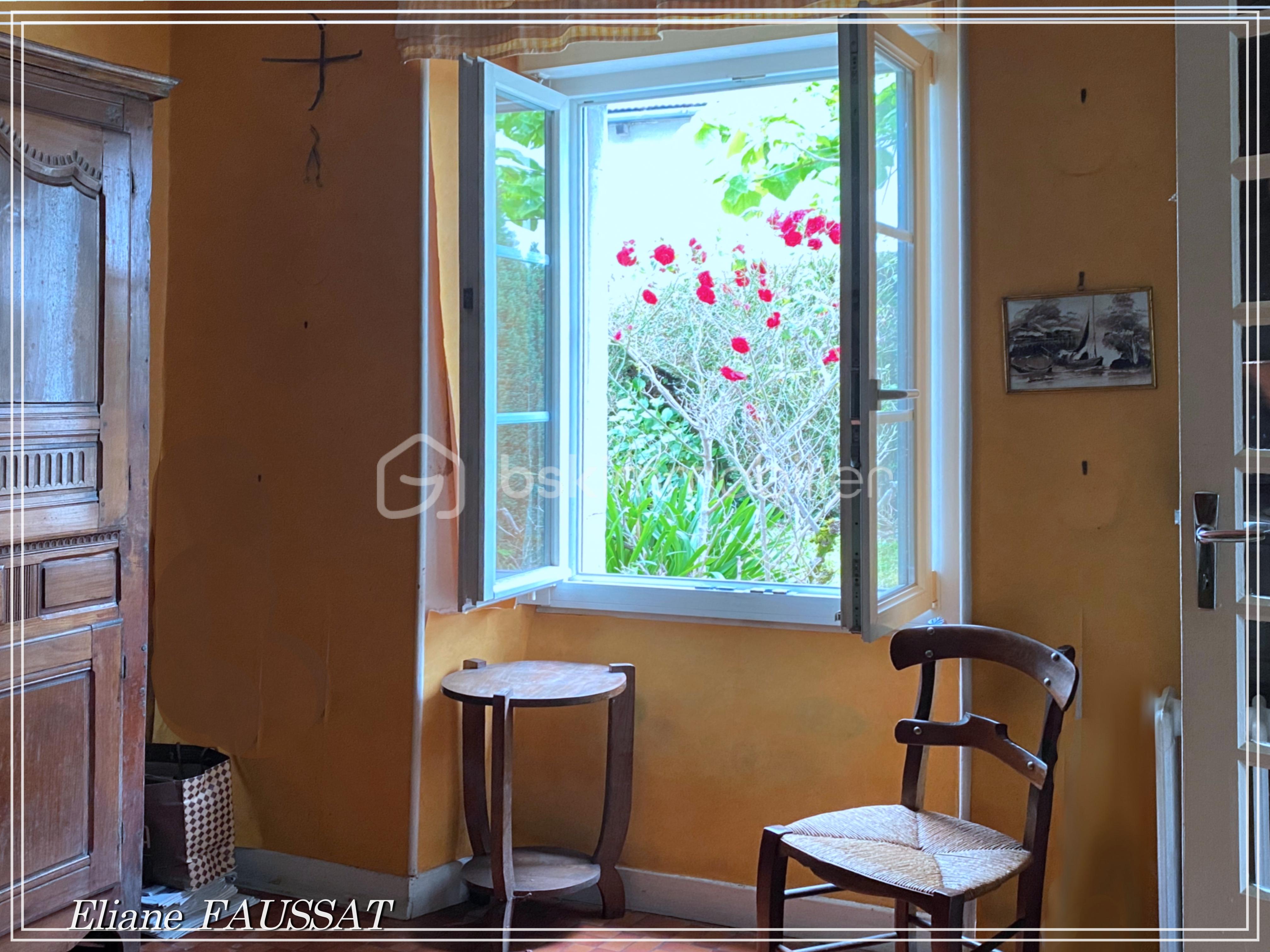 Maison en pierre de 153 m² - CUISINE EXT.jpg