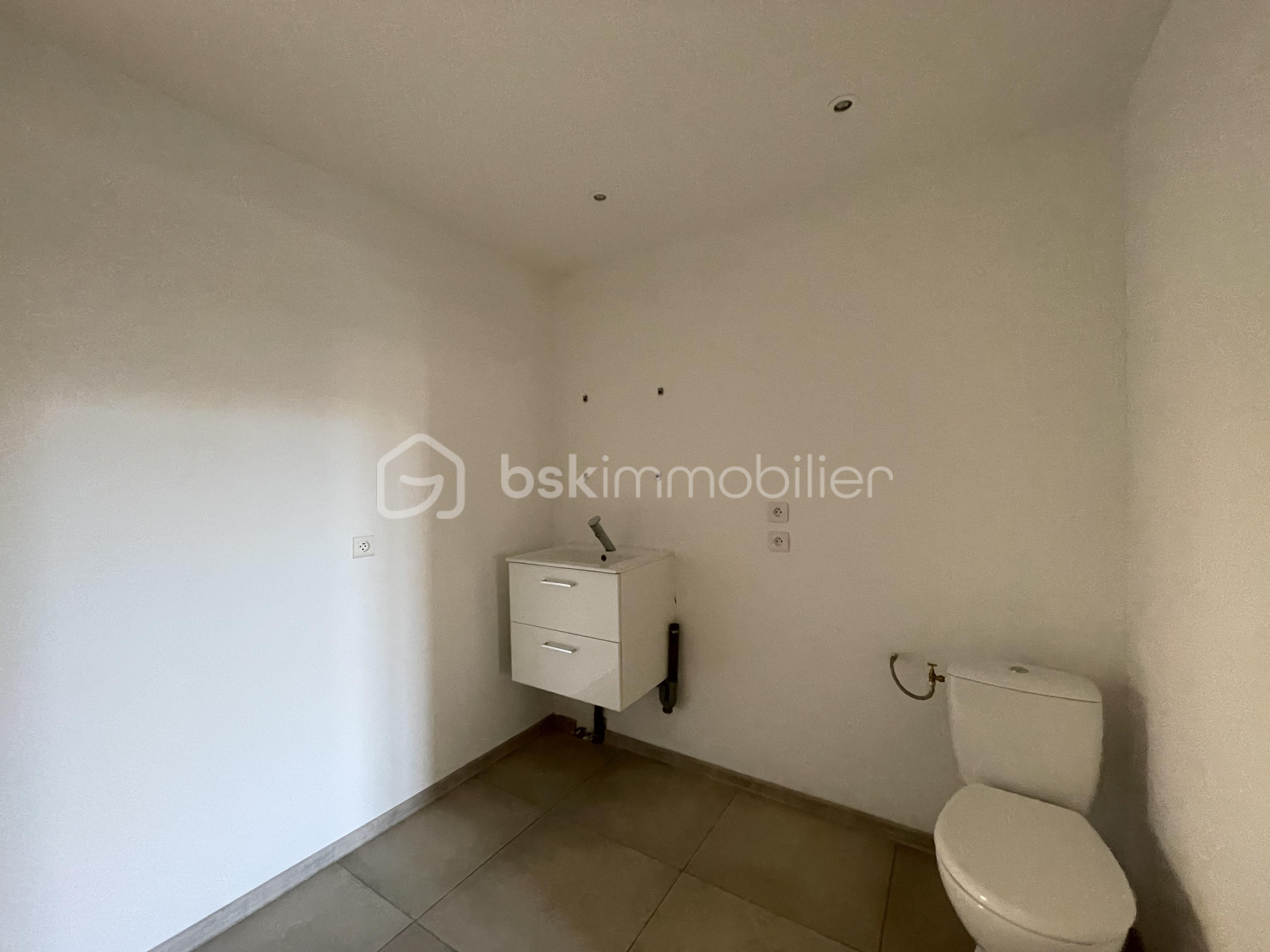 Maison de 56 m² - salle eau .jpg