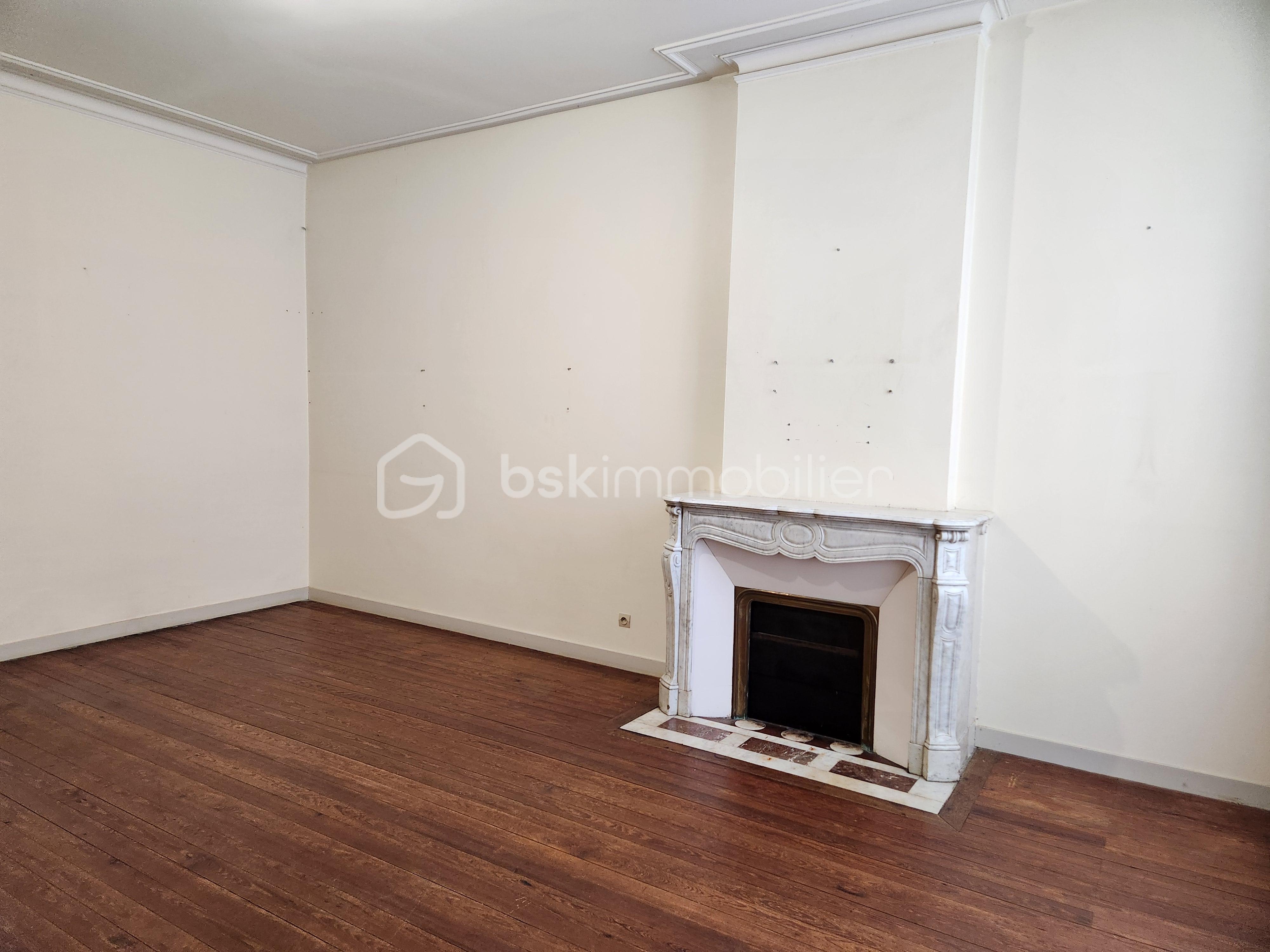 Maison ancienne de 190 m² - salon.jpg