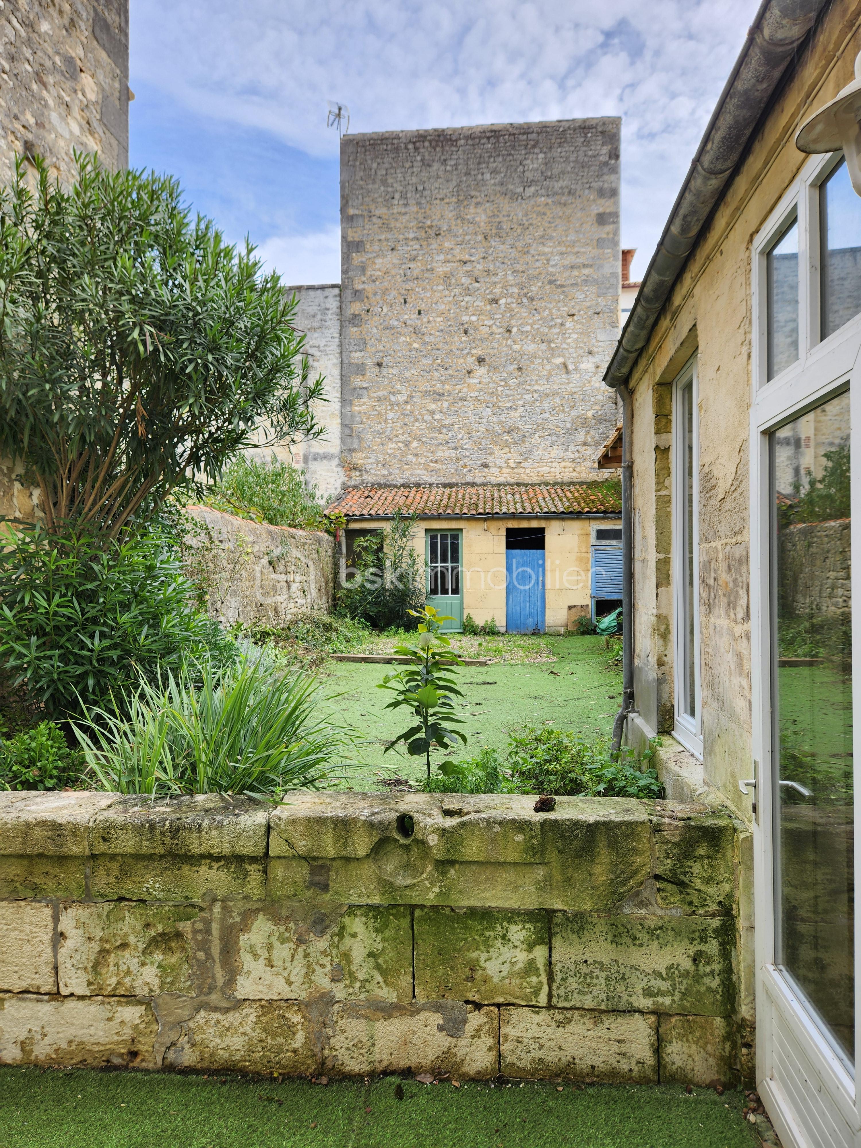 Maison ancienne de 190 m² - jardin.jpg