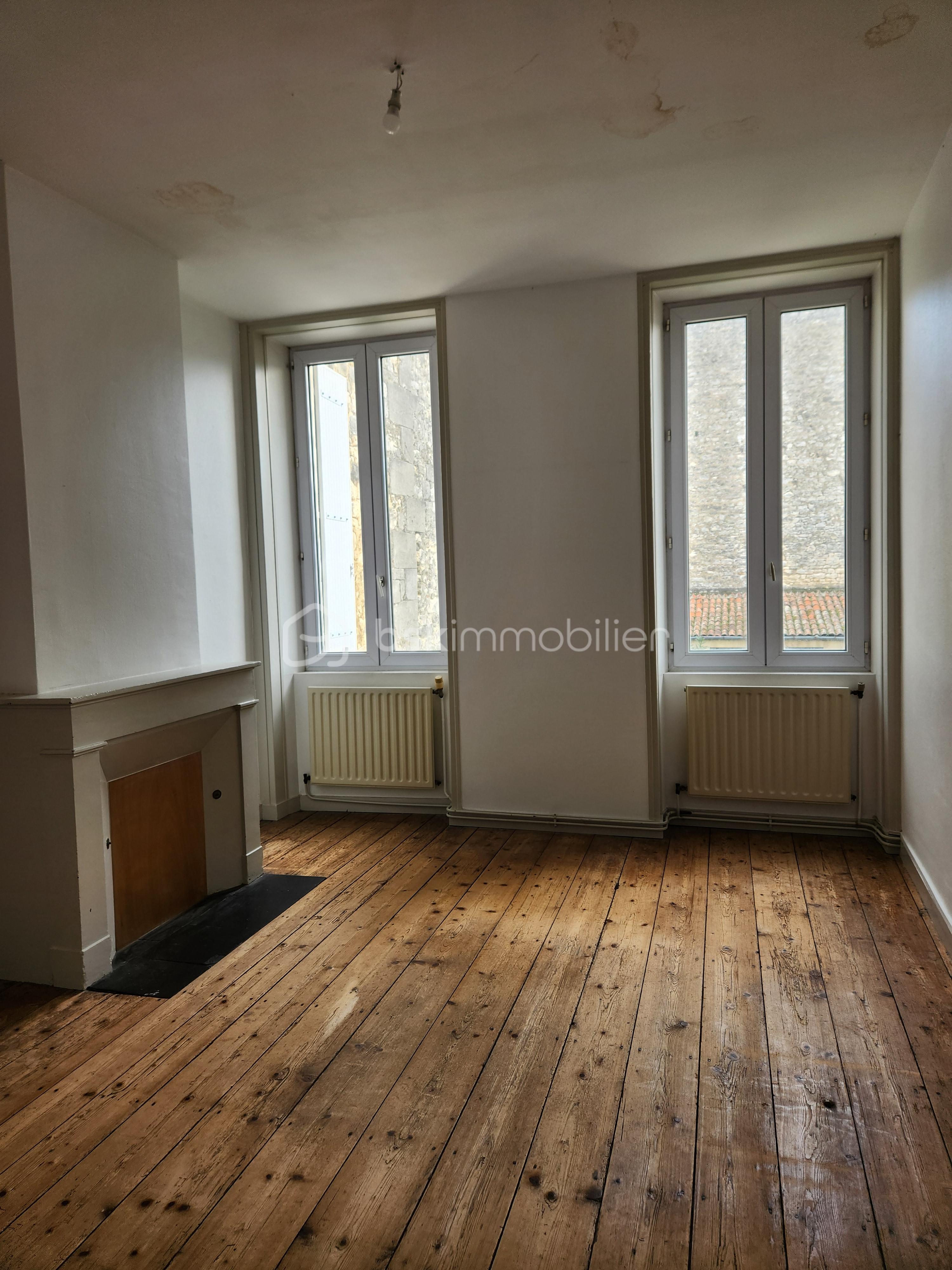 Maison ancienne de 190 m² - chambre 1 etg.jpg