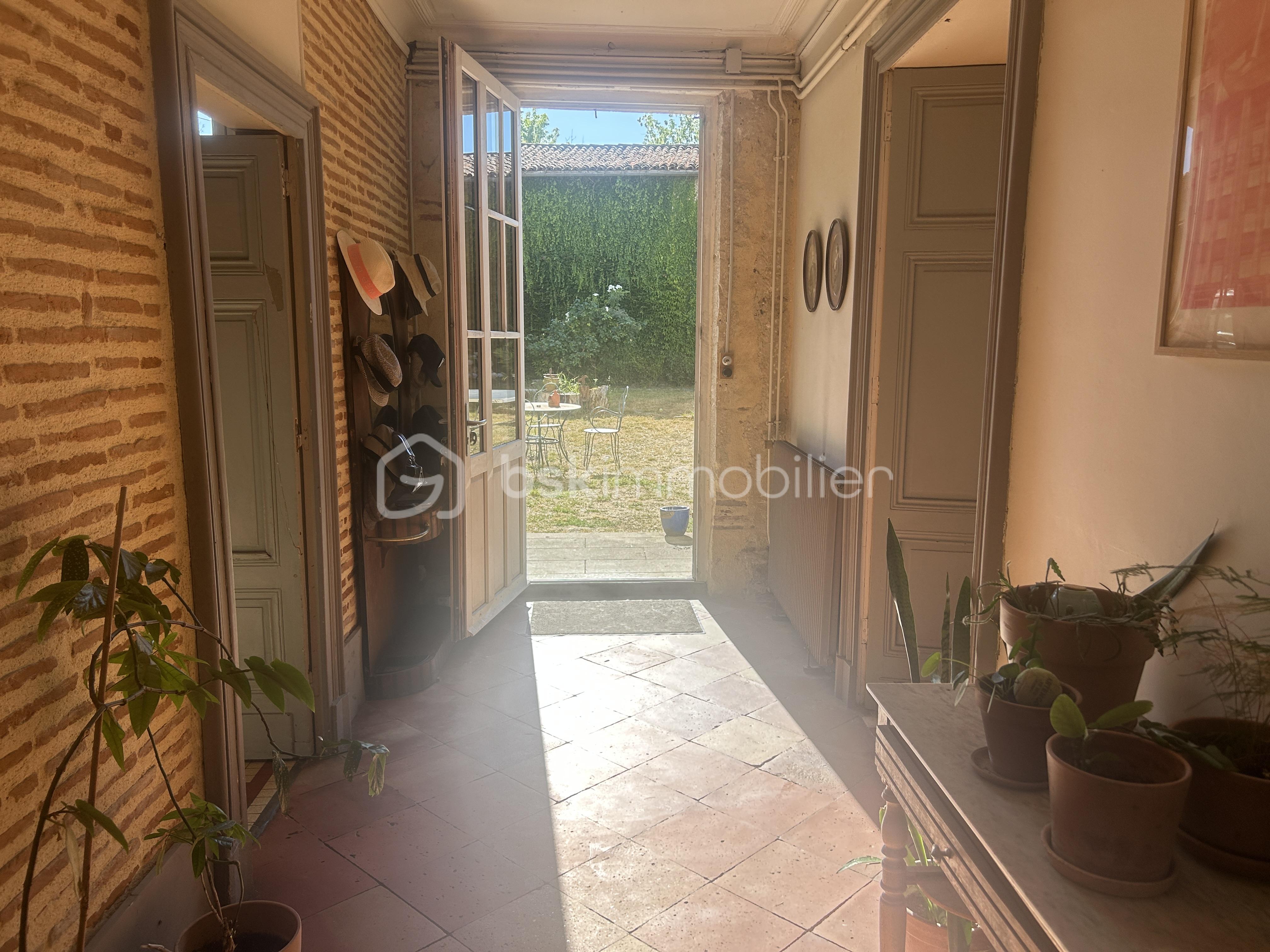 Maison de 290 m² - entree annonce.JPG
