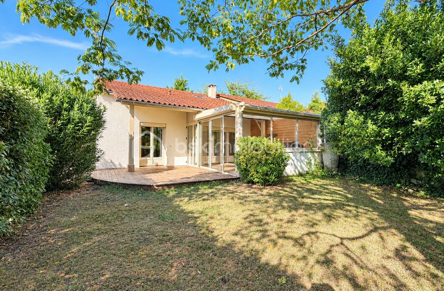 Maison de campagne baignée de soleil.jpg