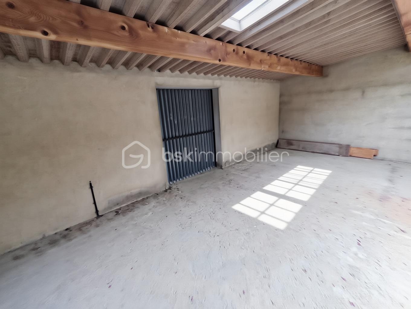 Immeuble de 500 m² - 37d28659364a512-1.jpg