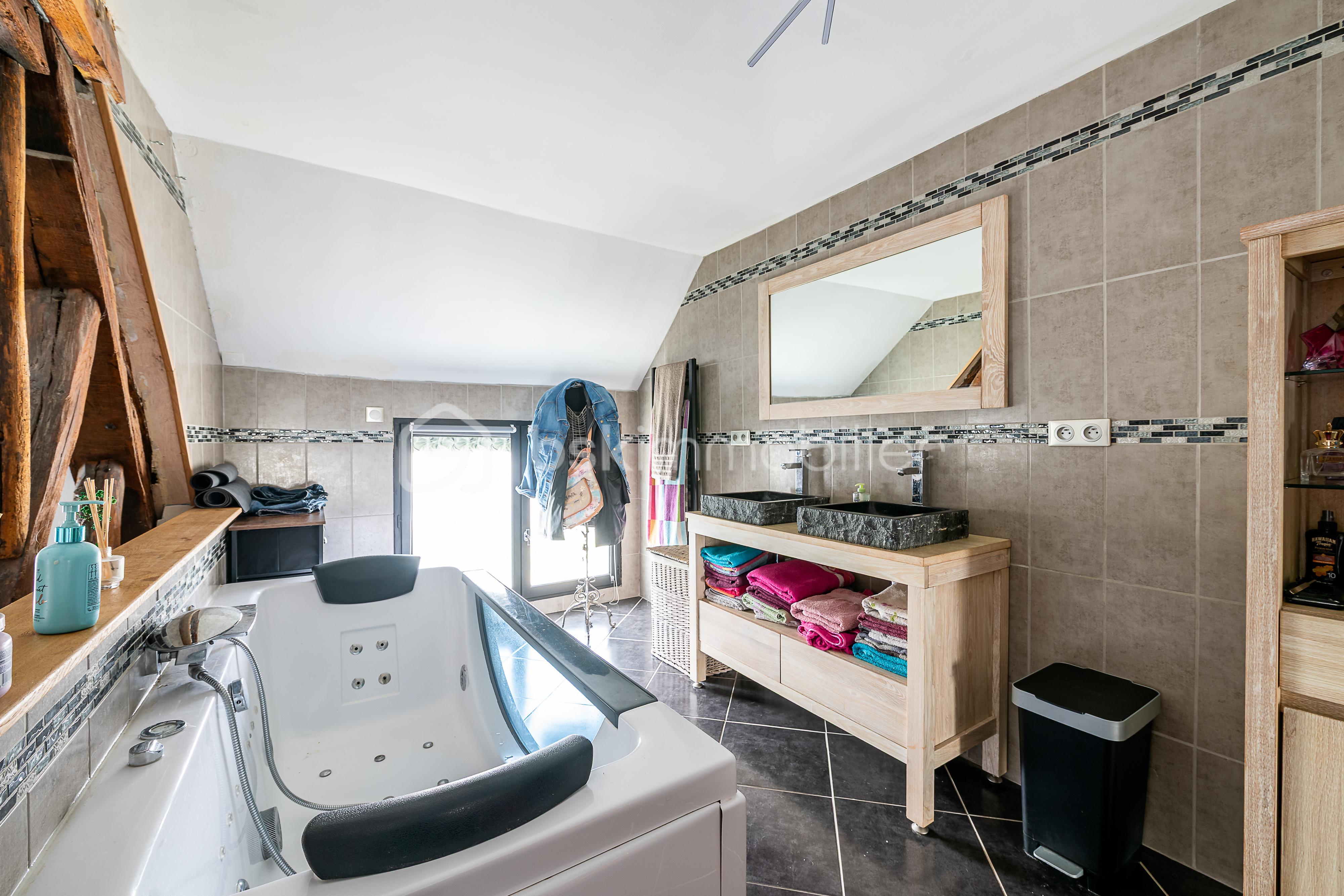 Maison en pierre de 94 m² - COUBERT-BskAubinSalon-OlivierReynes-16.jpg