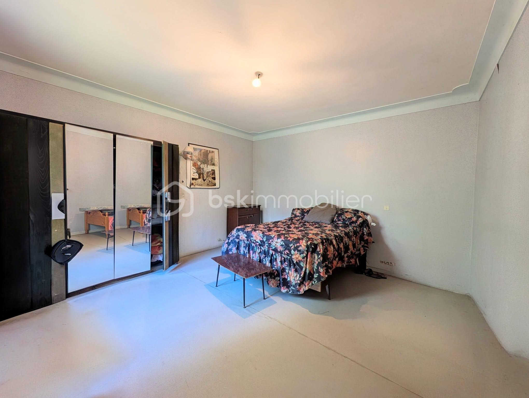 chambre bas porte.jpeg