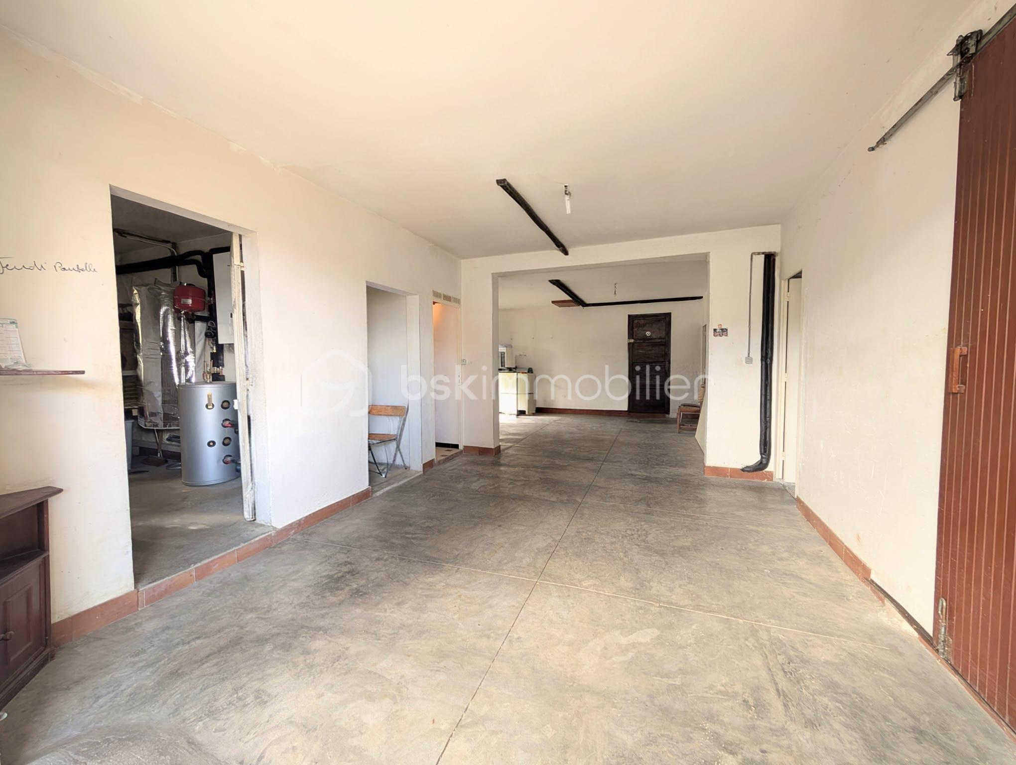 garage vu entrée.jpeg