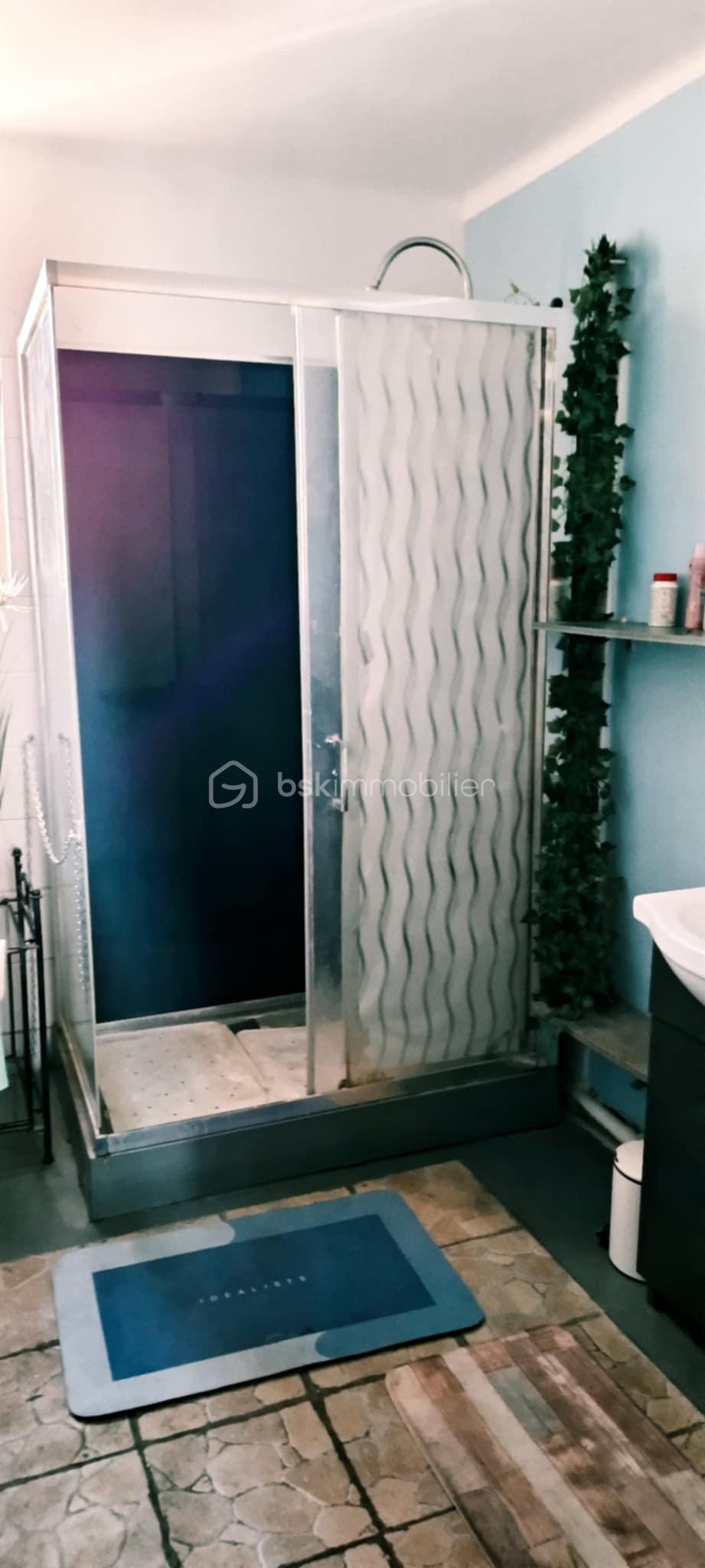 Appartement de 75,60 m² - salle deau.jpg